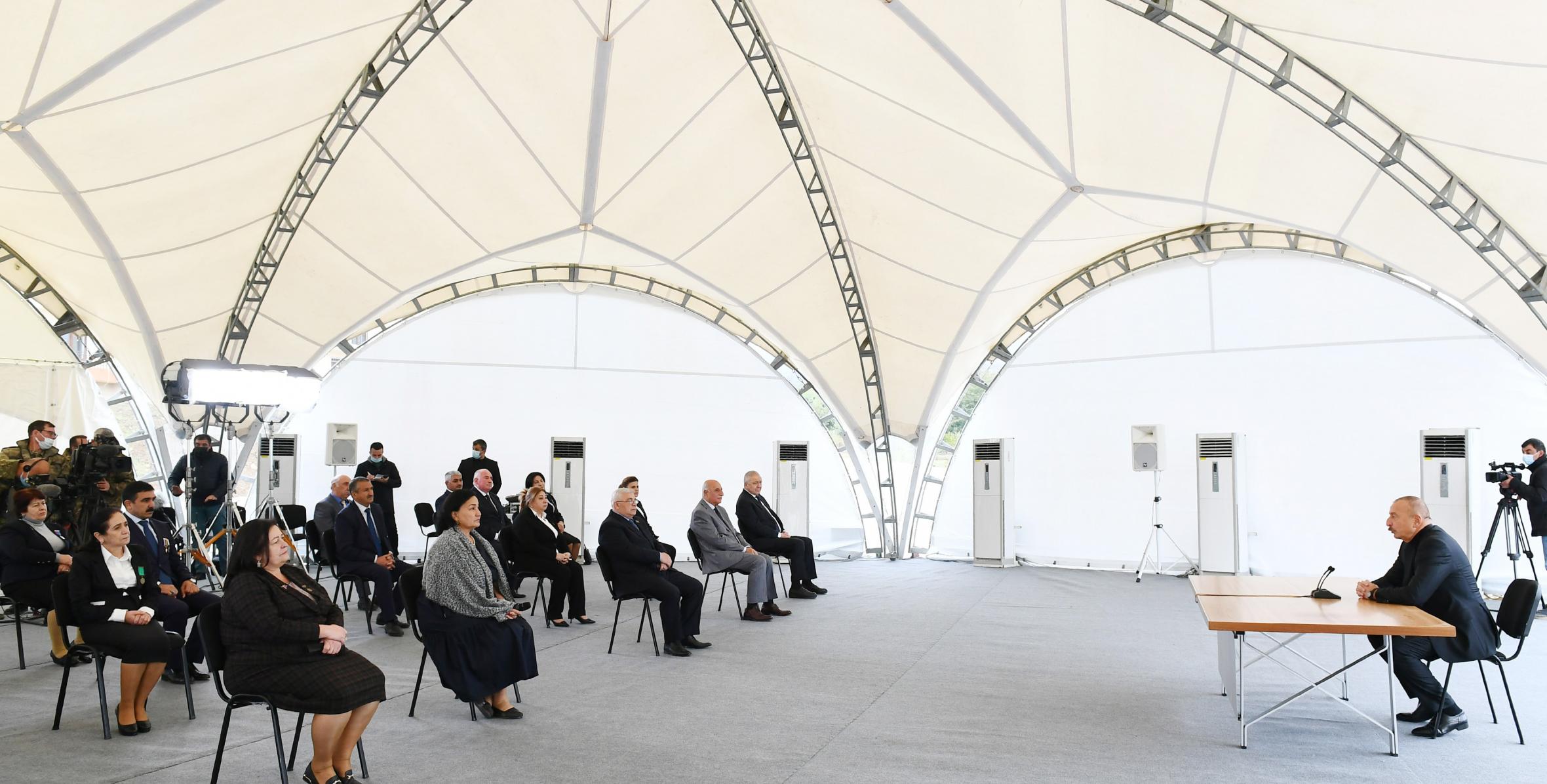 Ильхам Алиев встретился с представителями общественности Ходжавендского района