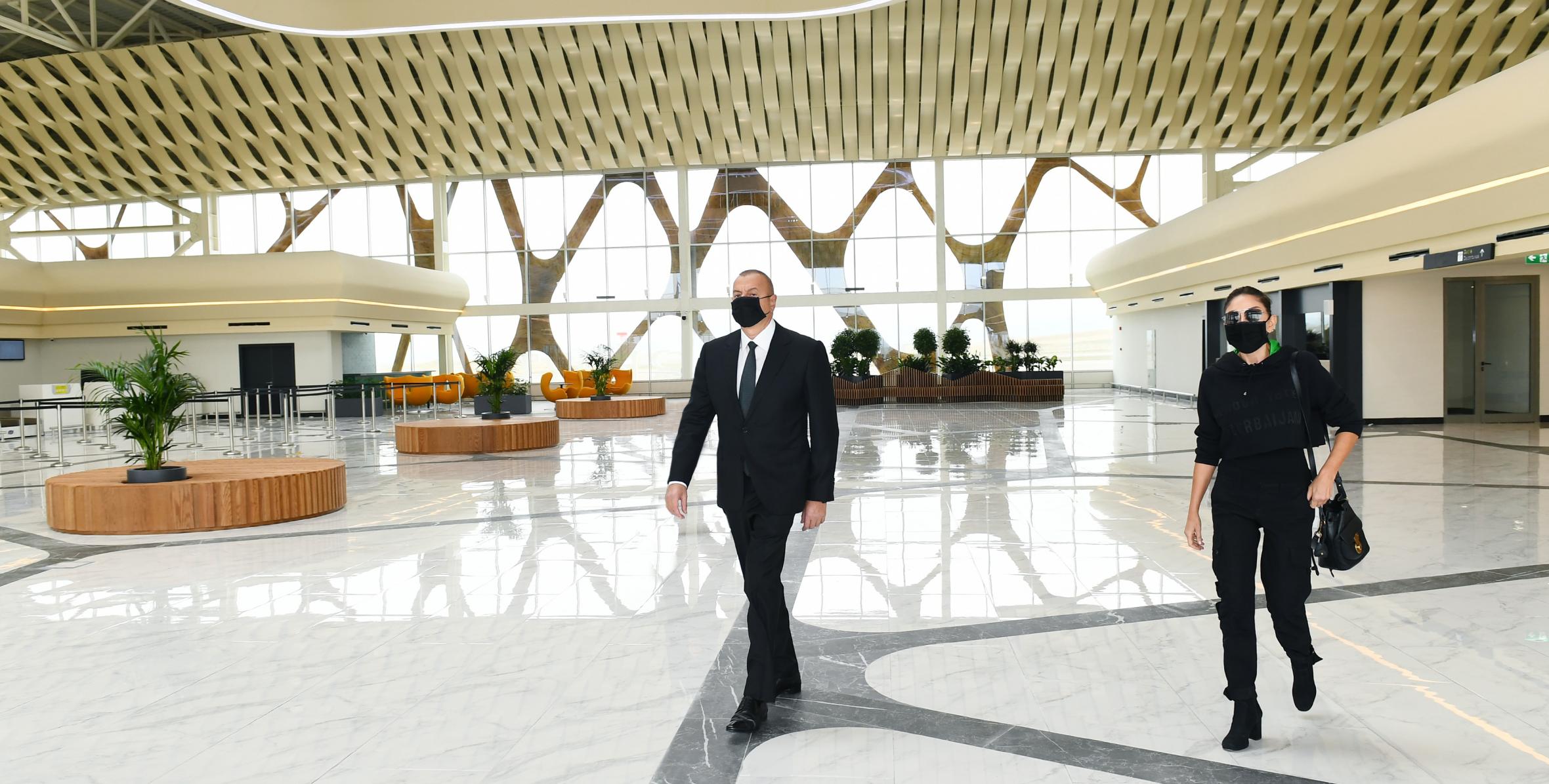 Ильхам Алиев и первая леди Мехрибан Алиева ознакомились с условиями, созданными в Физулинском международном аэропорту