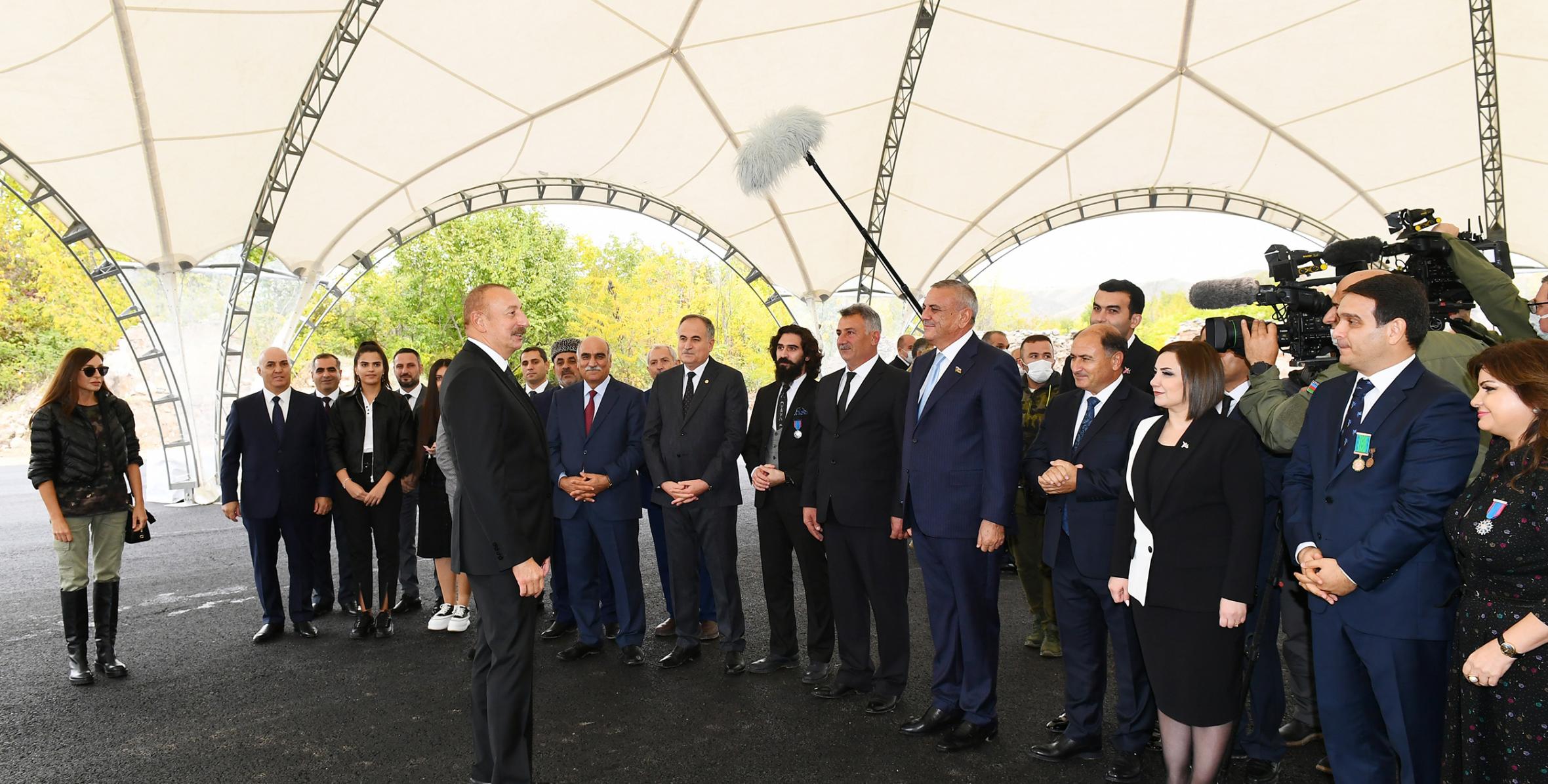 Ильхам Алиев встретился с представителями общественности Зангилана