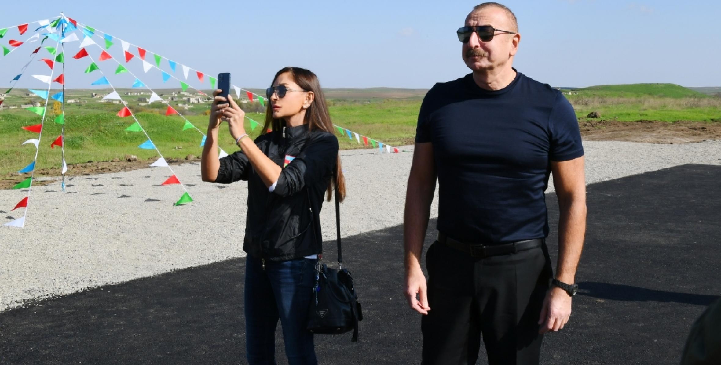 Ильхам Алиев и первая леди Мехрибан Алиева прибыли в город Шуша