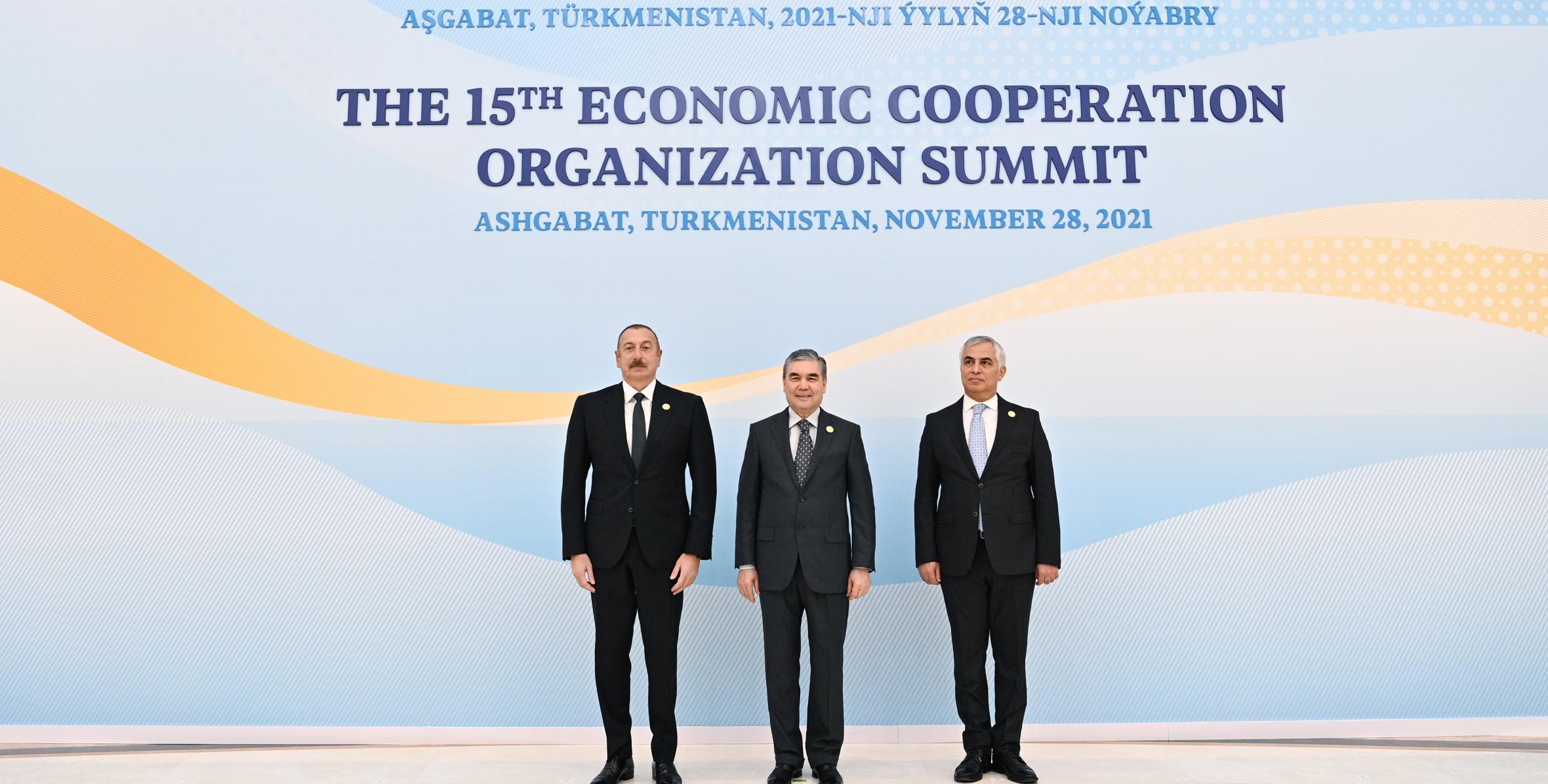 Ильхам Алиев принял участие в XV Саммите Организации экономического сотрудничества в Ашгабаде