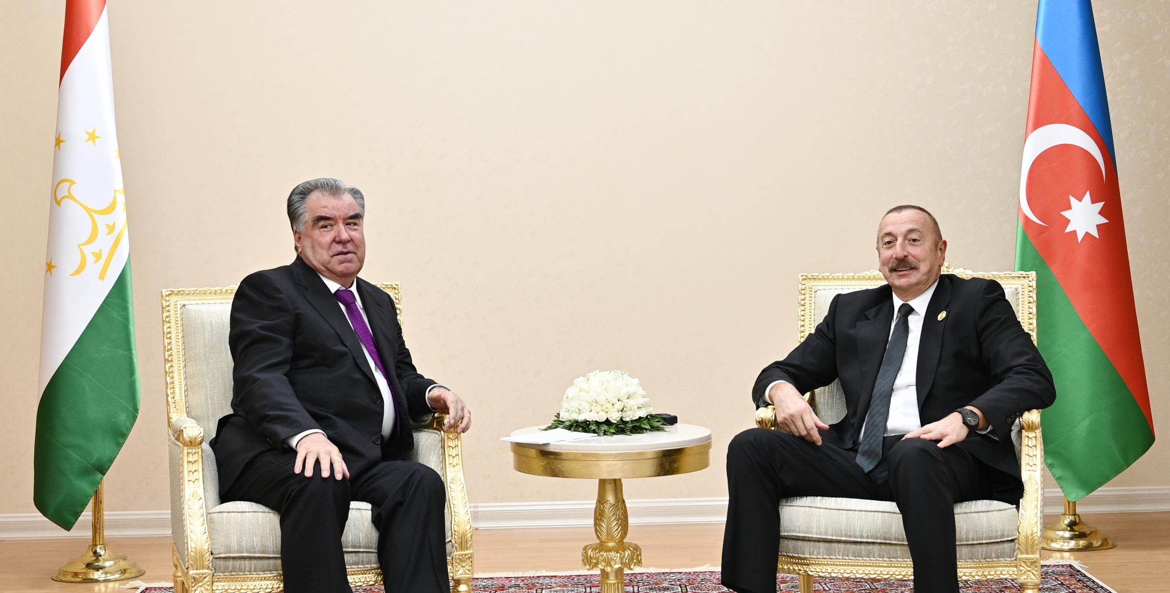 Состоялась встреча Ильхама Алиева с Президентом Таджикистана Эмомали Рахмоном