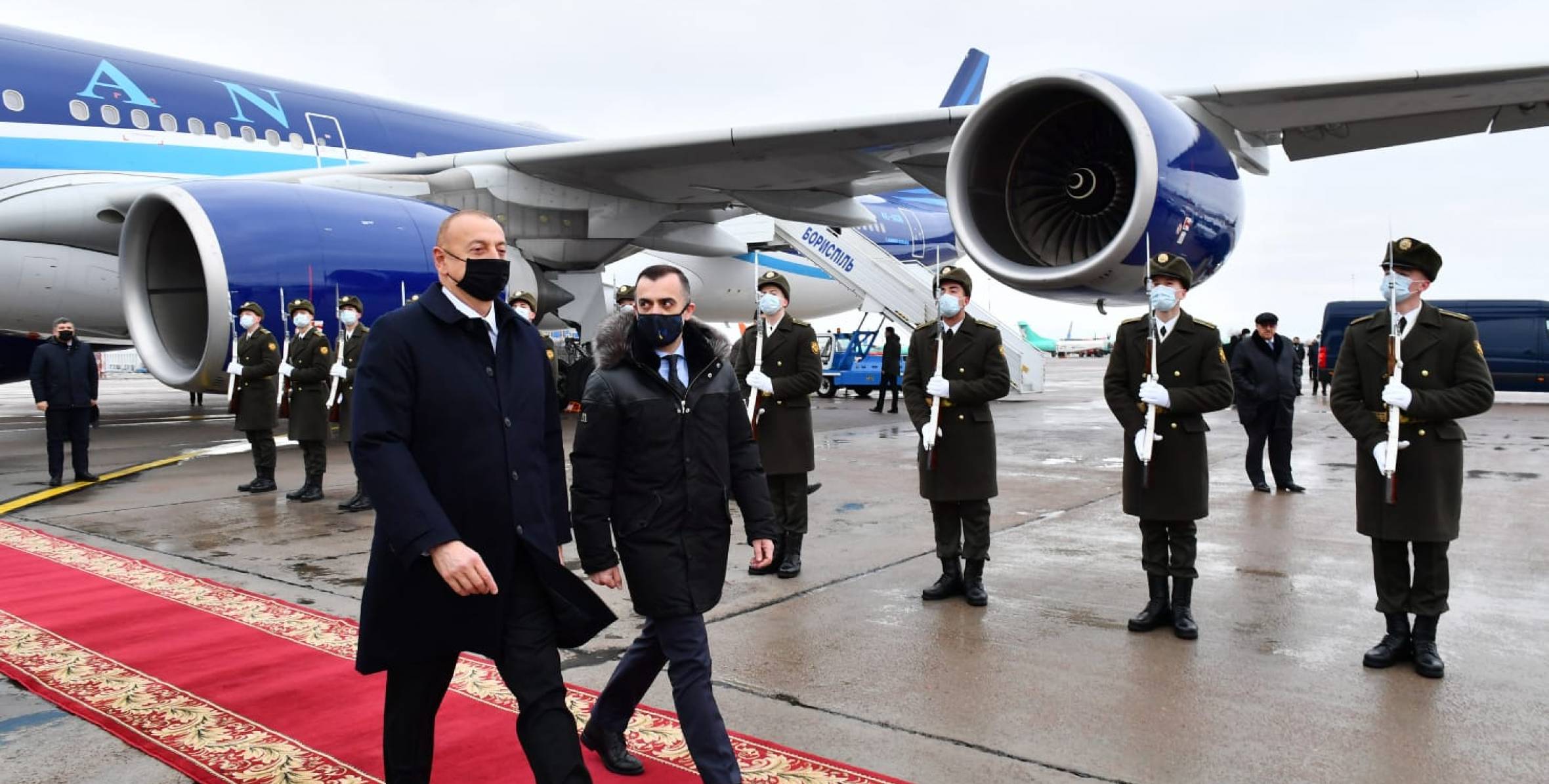 Ильхам Алиев прибыл с рабочим визитом в Украину