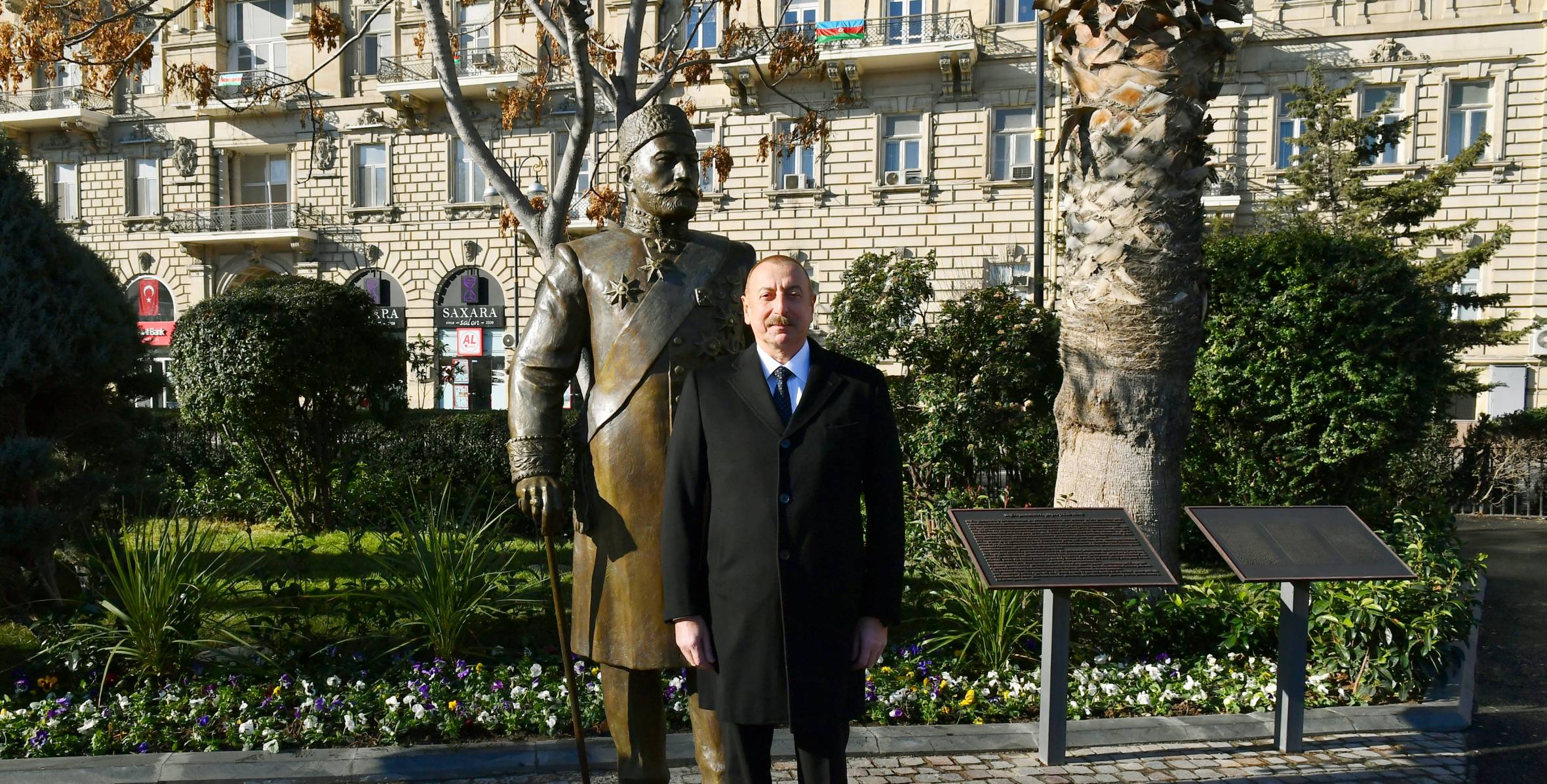 Ильхам Алиев принял участие в открытии памятника меценату Гаджи Зейналабдину Тагиеву в Баку