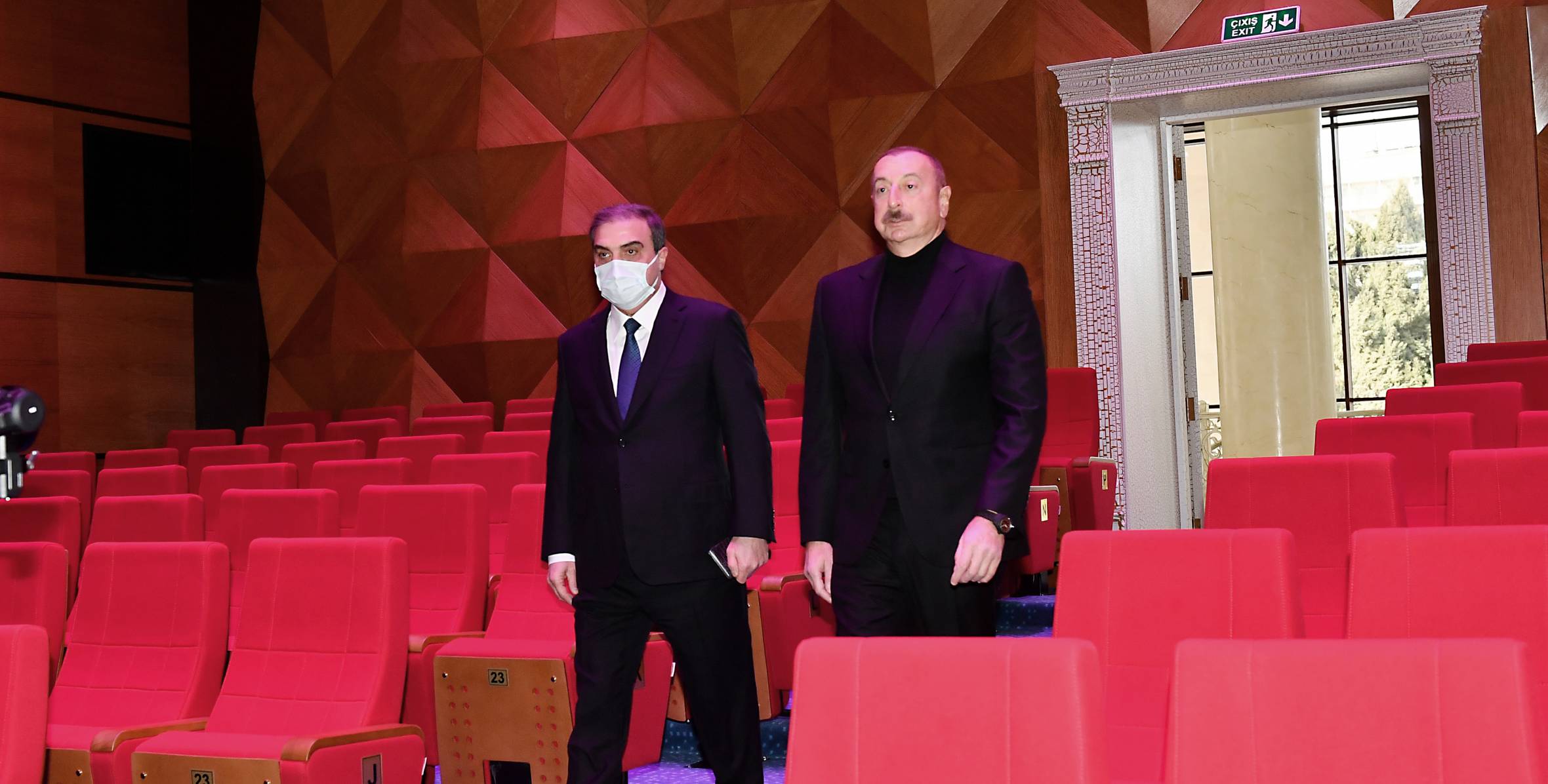 İlham Əliyev Gəncə Dövlət Dram Teatrının yeni binasının açılışında iştirak edib