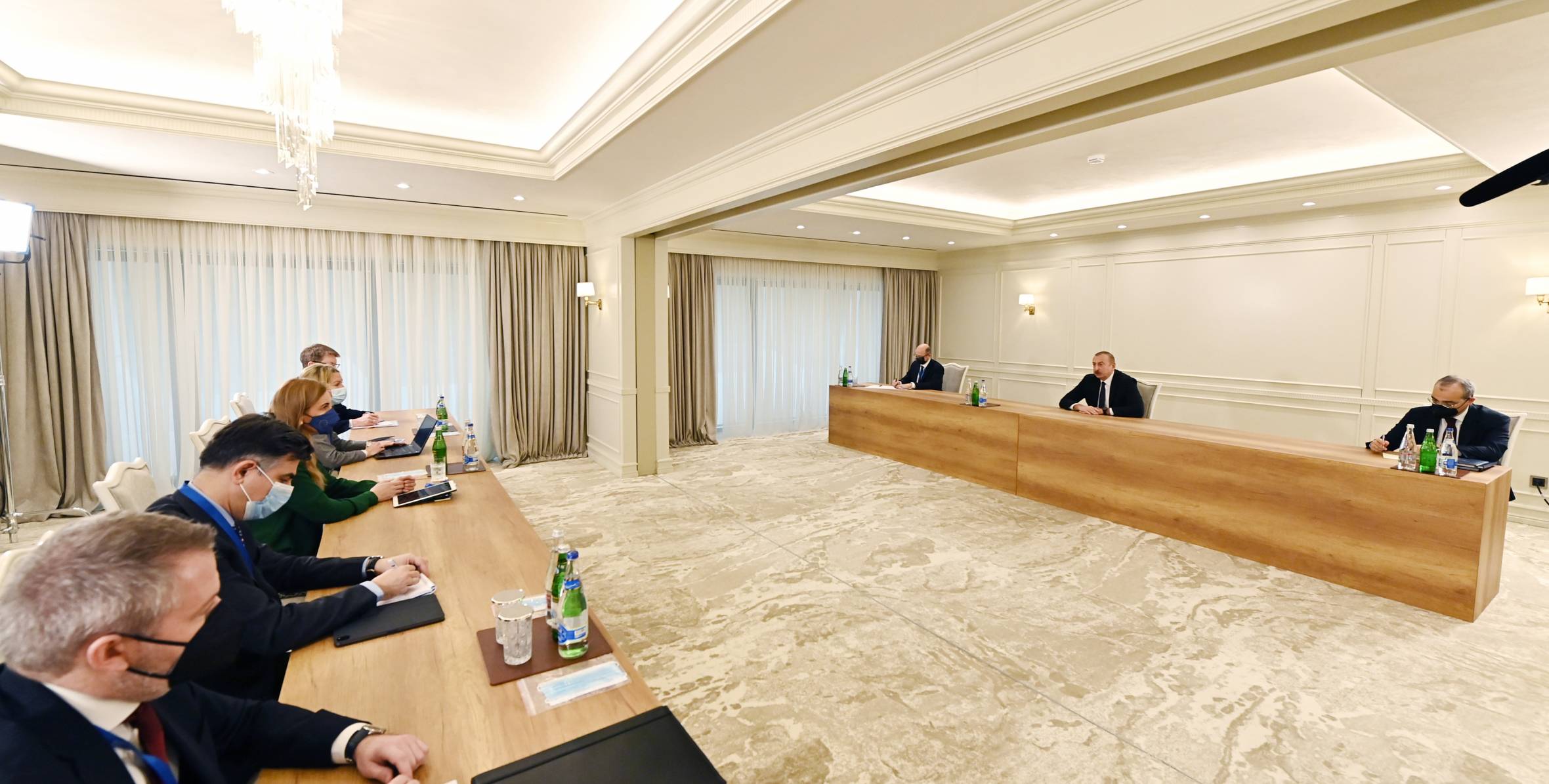 Ильхам Алиев принял делегацию во главе с комиссаром Европейского Союза по энергетическим вопросам