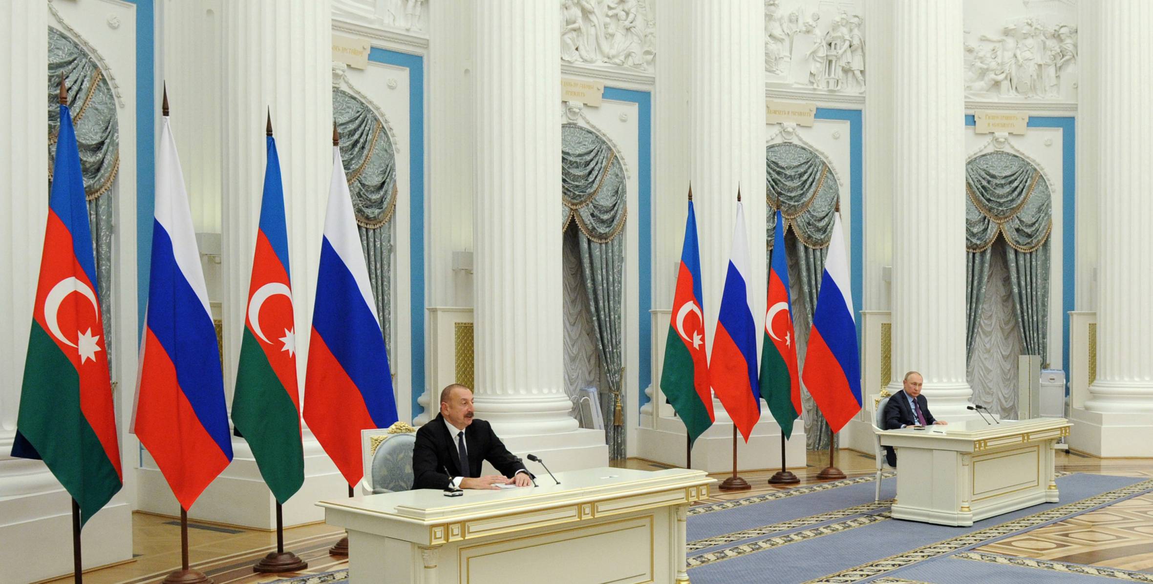 Ильхам Алиев и Президент Владимир Путин выступили с заявлениями для печати