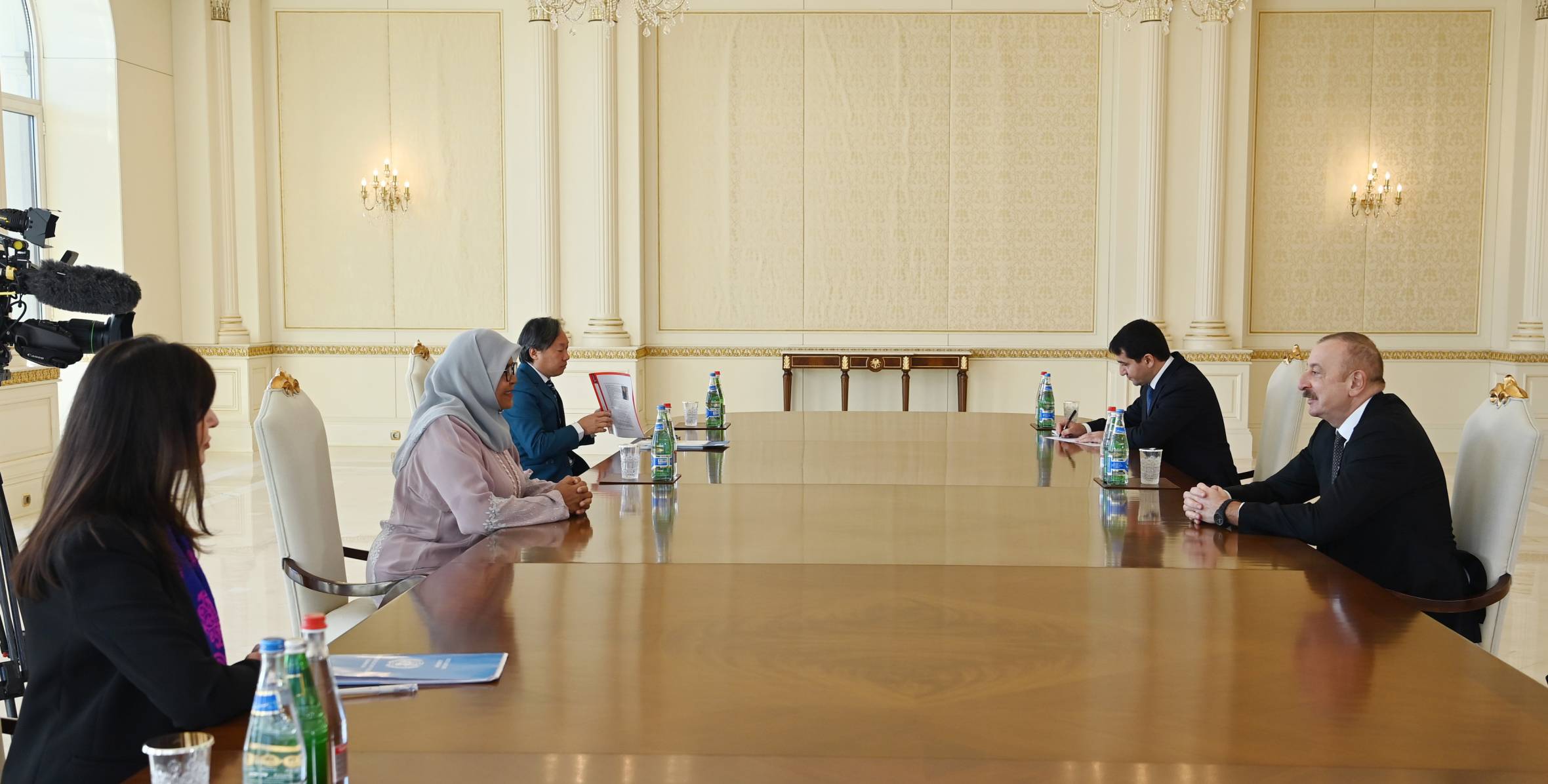 Ilham Aliyev received Executive Director of UN Human Settlements Programme