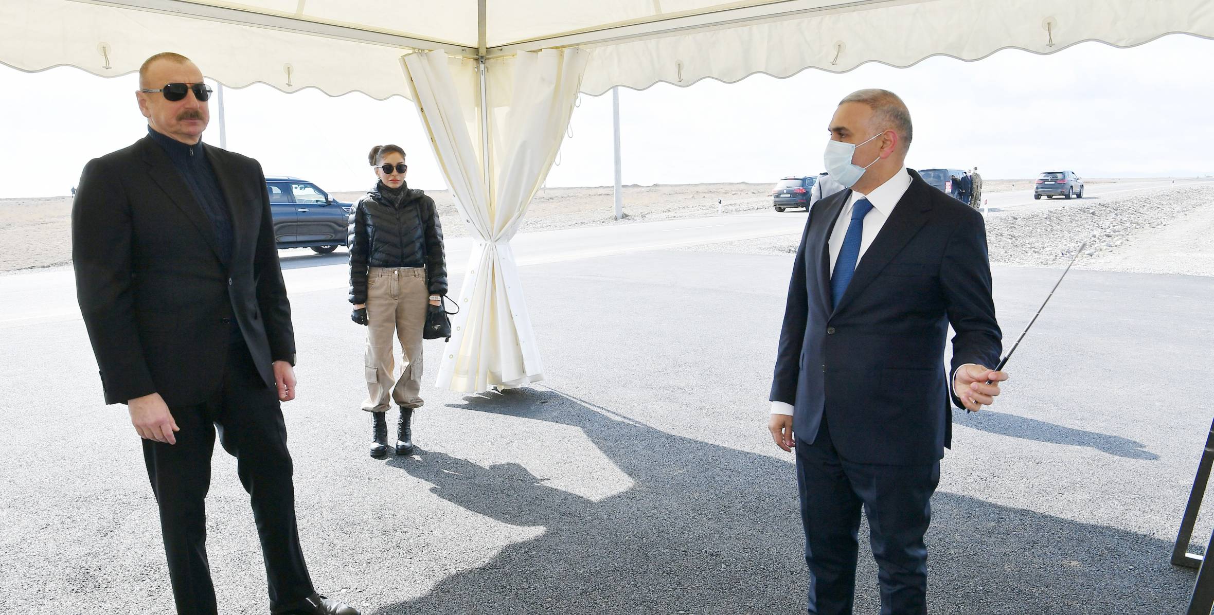 Ильхам Алиев и Первая леди Мехрибан Алиева приняли участие в презентации проложенной в поселок Суговушан современной изолированной и защищенной кабельной линии