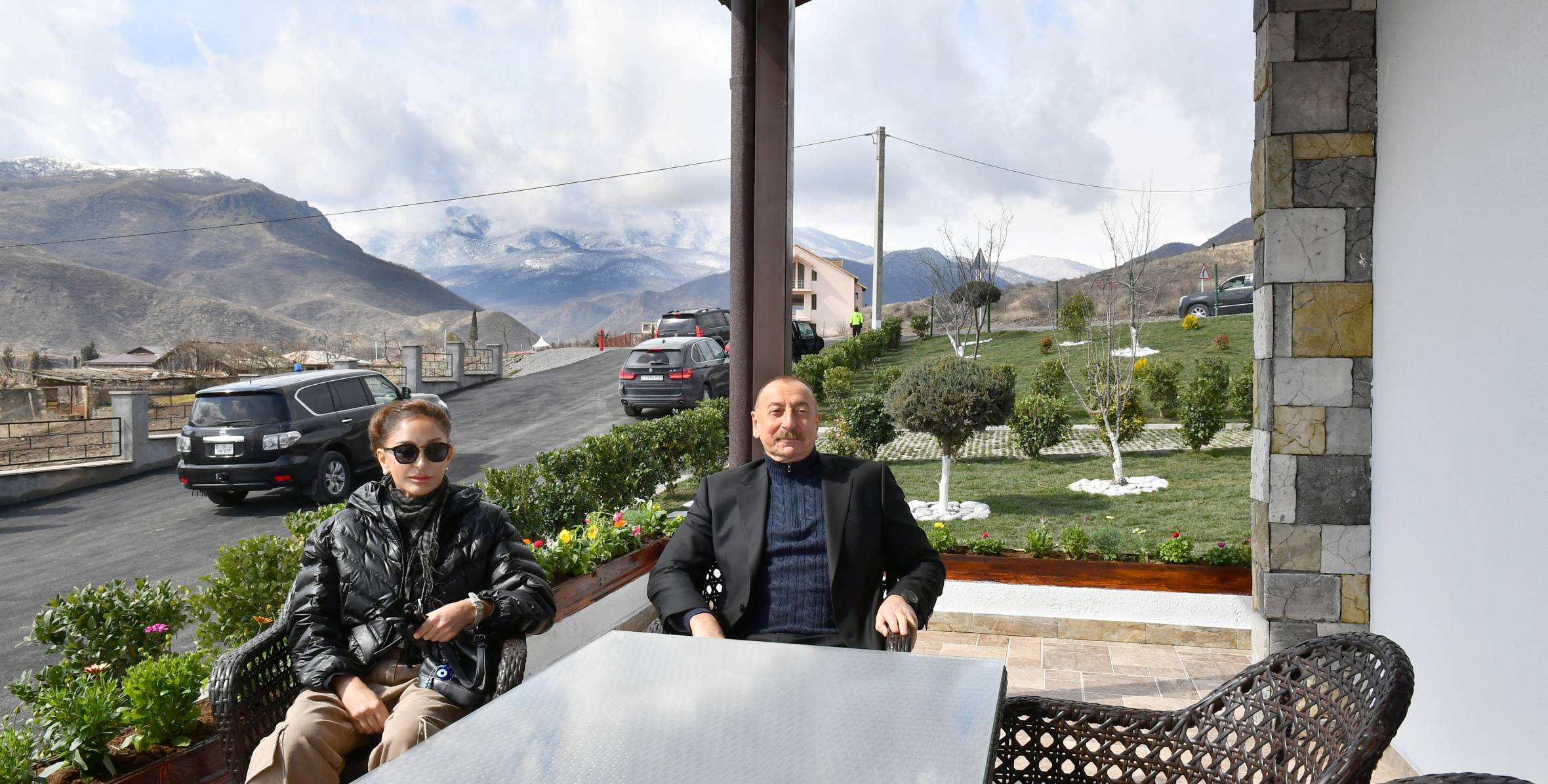 Ilham Aliyev and First Lady Mehriban Aliyeva viewed restoration work completed in a private home in the Sugovushan settlement