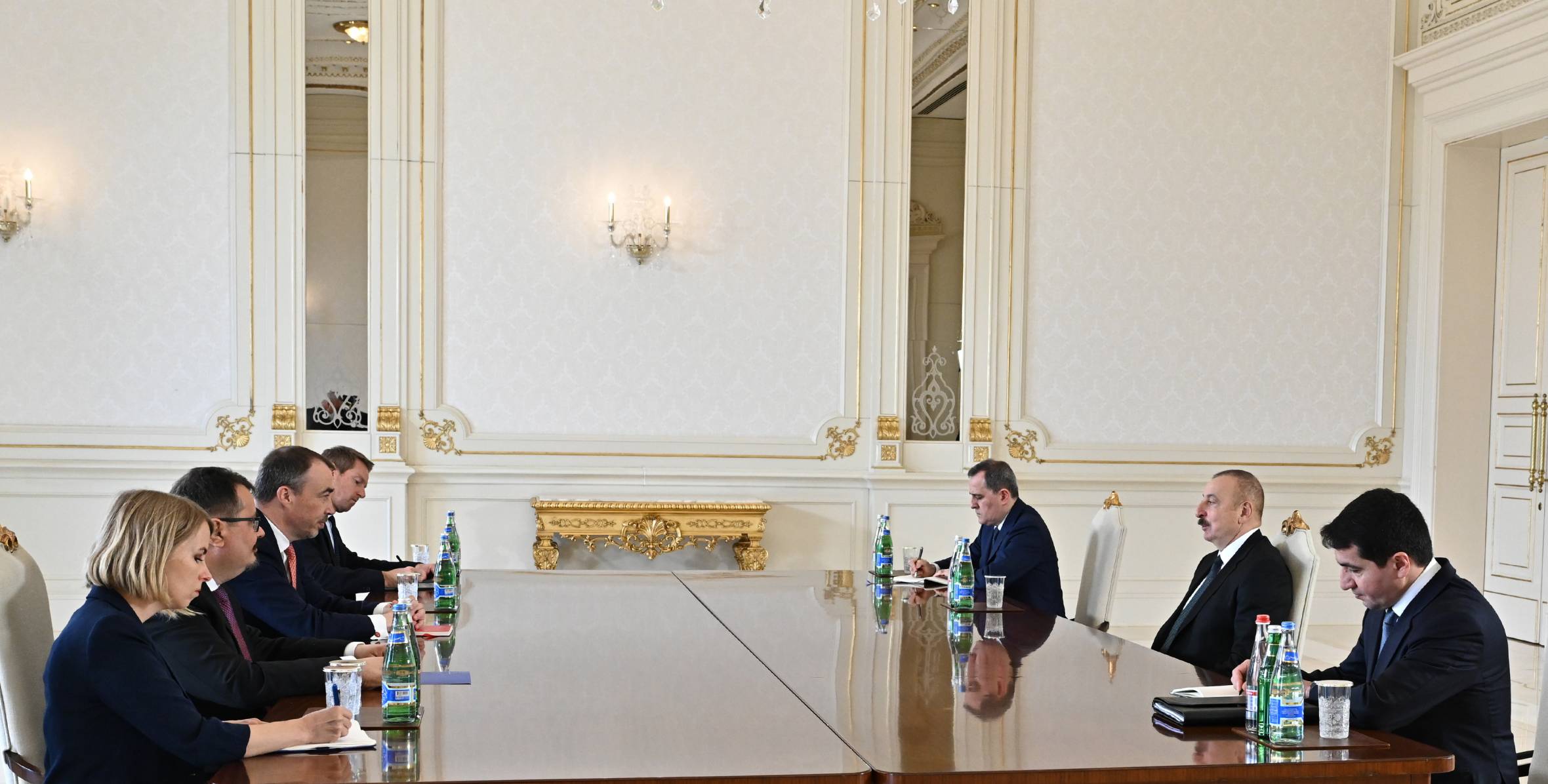 Ильхам Алиев принял делегацию во главе со специальным представителем Европейского Союза по Южному Кавказу