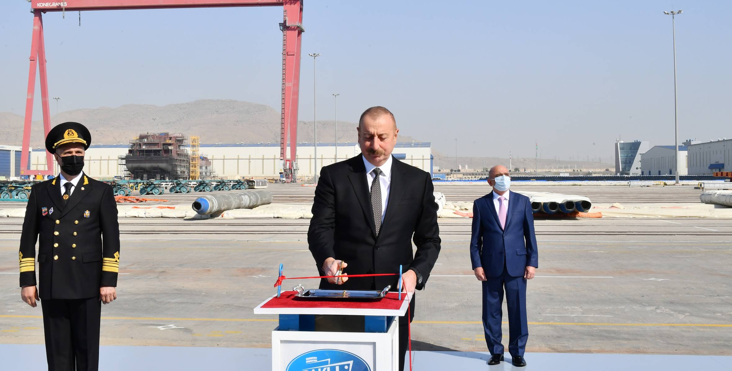 Ильхам Алиев принял участие в церемонии сдачи в эксплуатацию судна-парома «Зарифа Алиева»