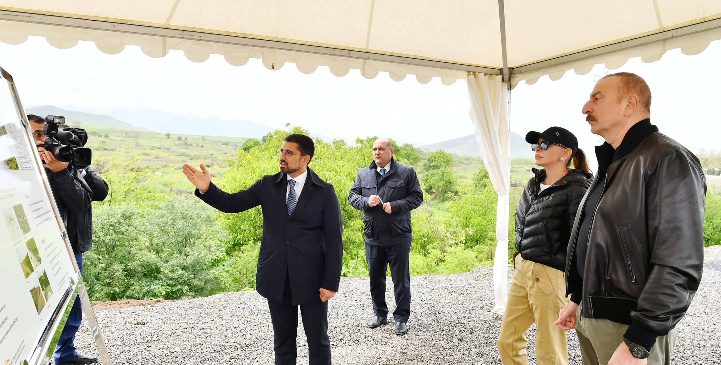 Ilham Aliyev and First Lady Mehriban Aliyeva planted trees in a park to be created in Fuzuli city