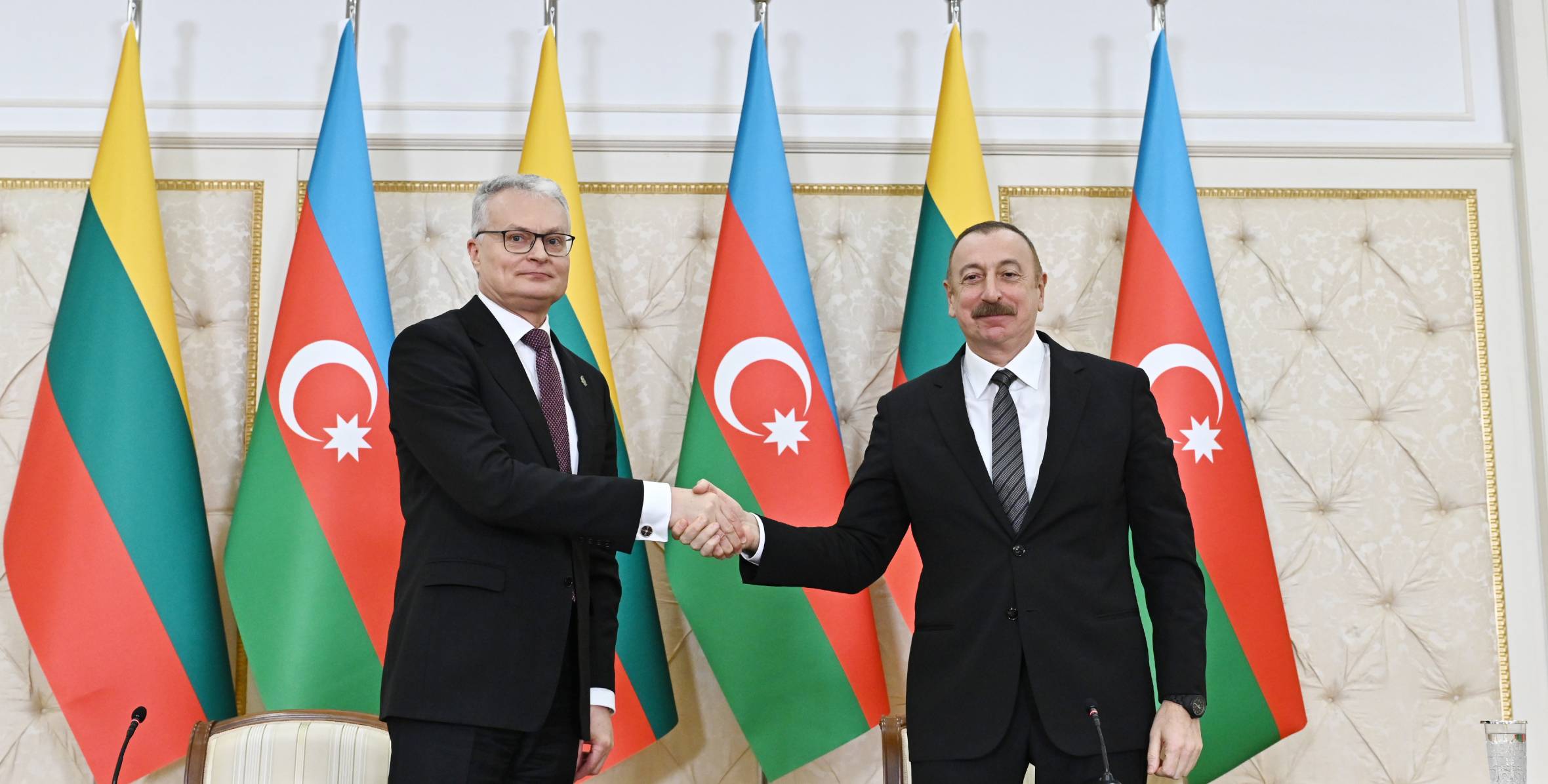 Президенты Азербайджана и Литвы выступили с заявлениями для печати