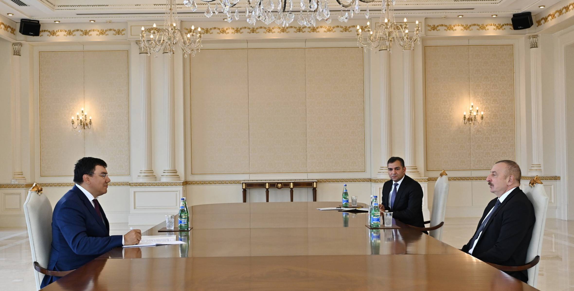 Ильхам Алиев принял заместителя премьер-министра Узбекистана