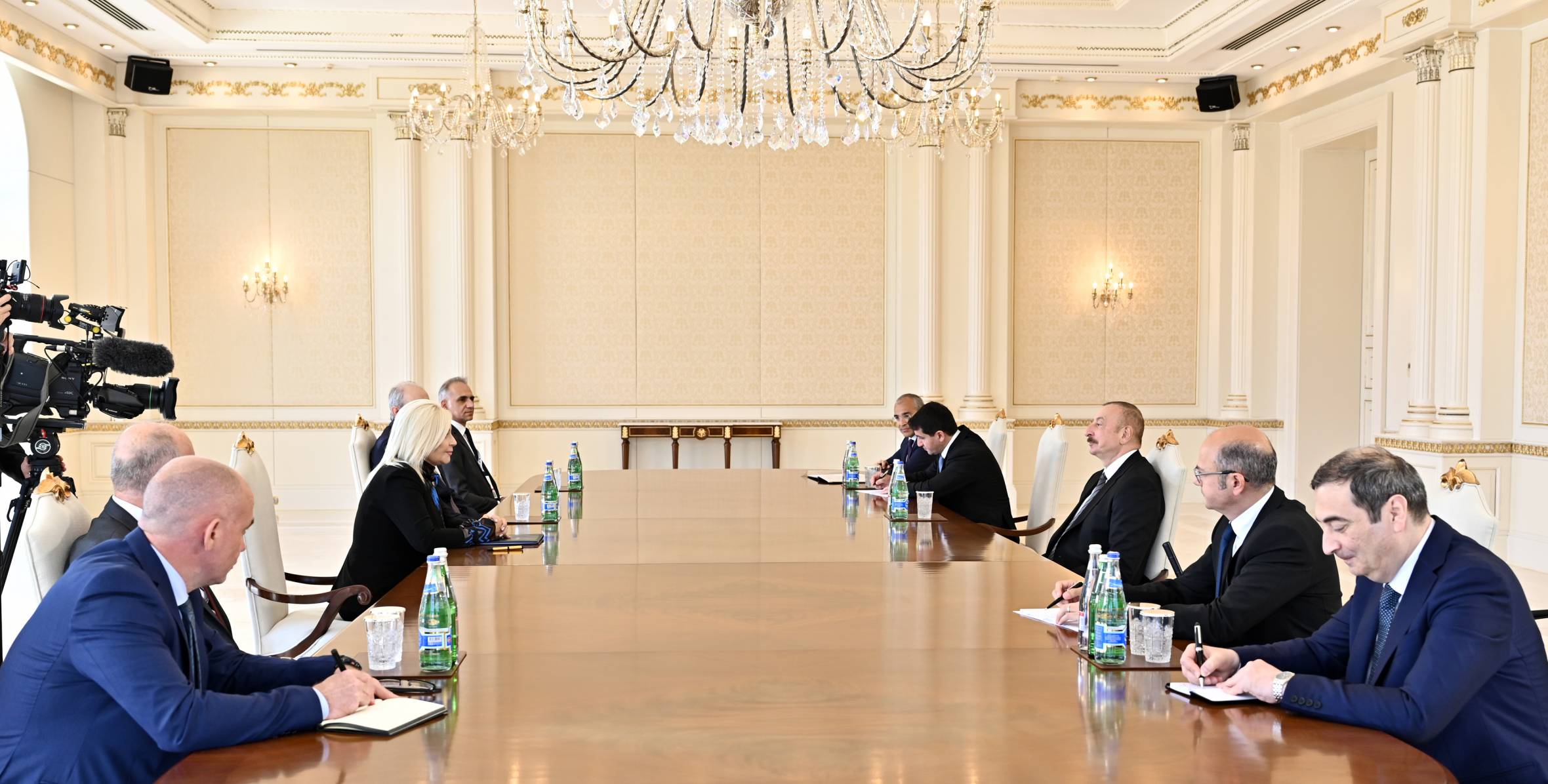 Ильхам Алиев принял заместителя премьер-министра Сербии