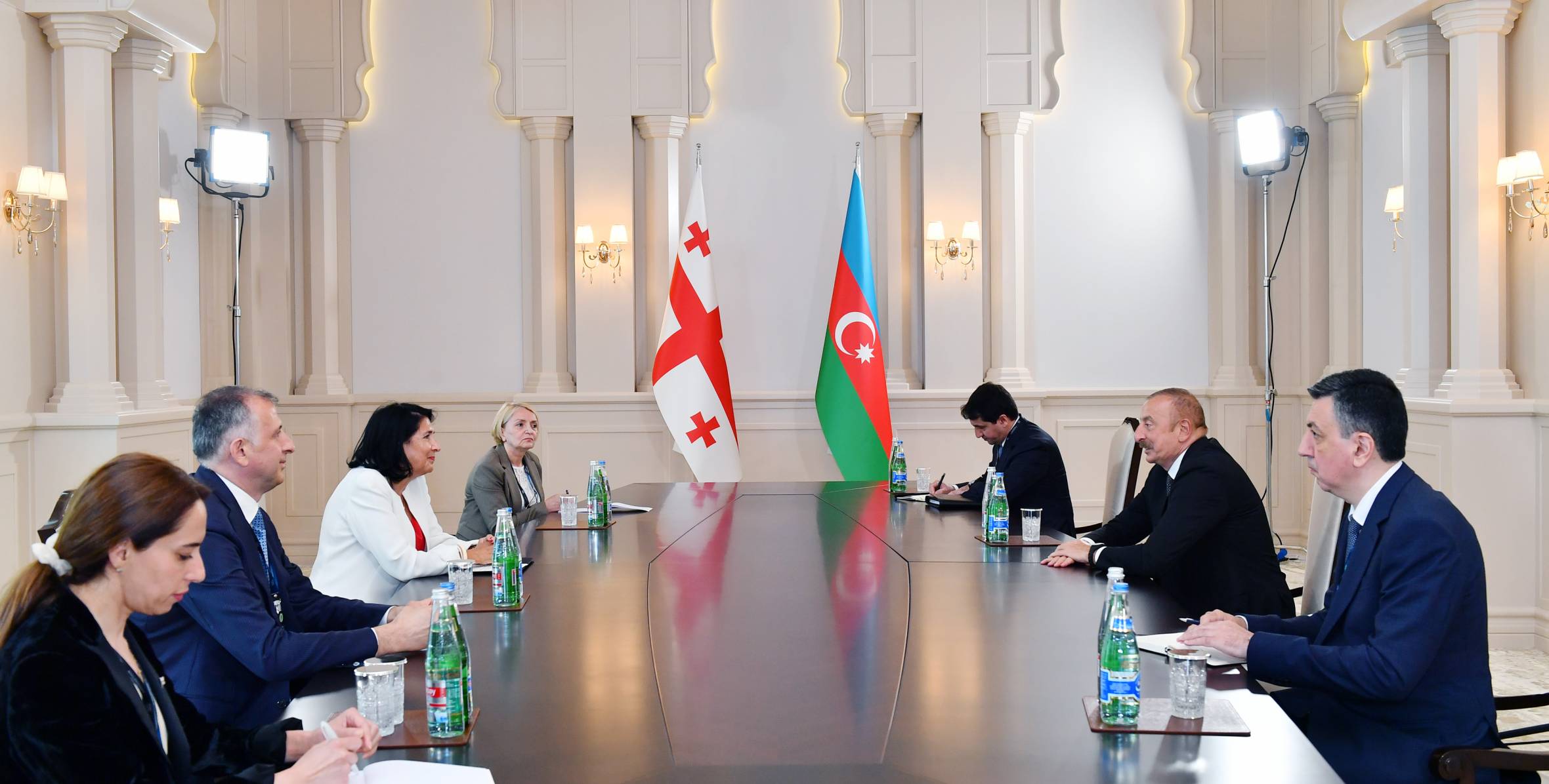 İlham Əliyev Gürcüstan Prezidenti xanım Salome Zurabişvili ilə görüşüb