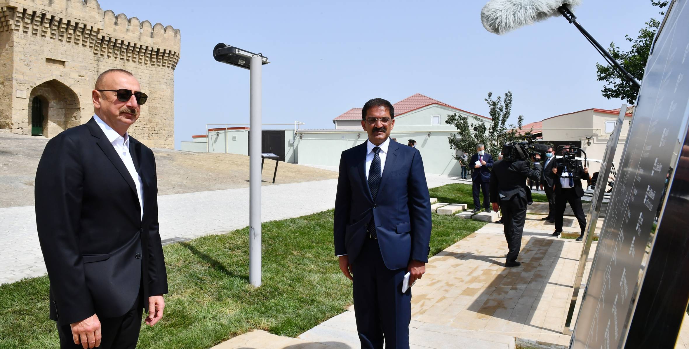 Ilham Aliyev viewed landscaping work carried out in Ramana settlement