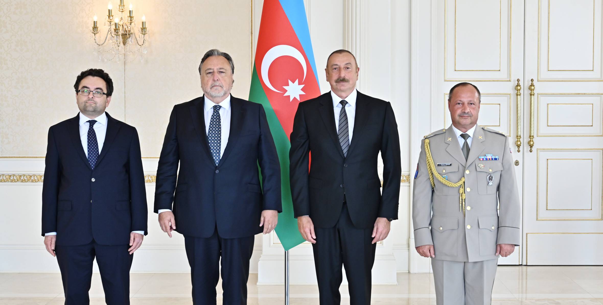 Ильхам Алиев принял верительные грамоты новоназначенного посла Чешской Республики в Азербайджане