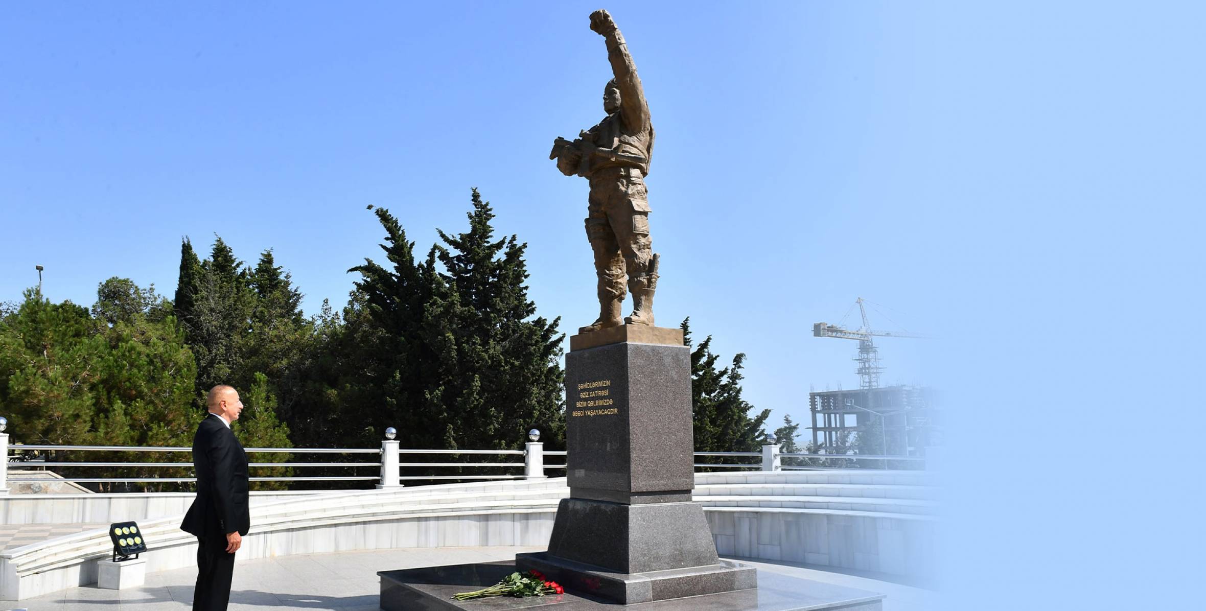 Ilham Aliyev viewed repair and reconstruction works carried out in Alley of Martyrs in Sumgayit