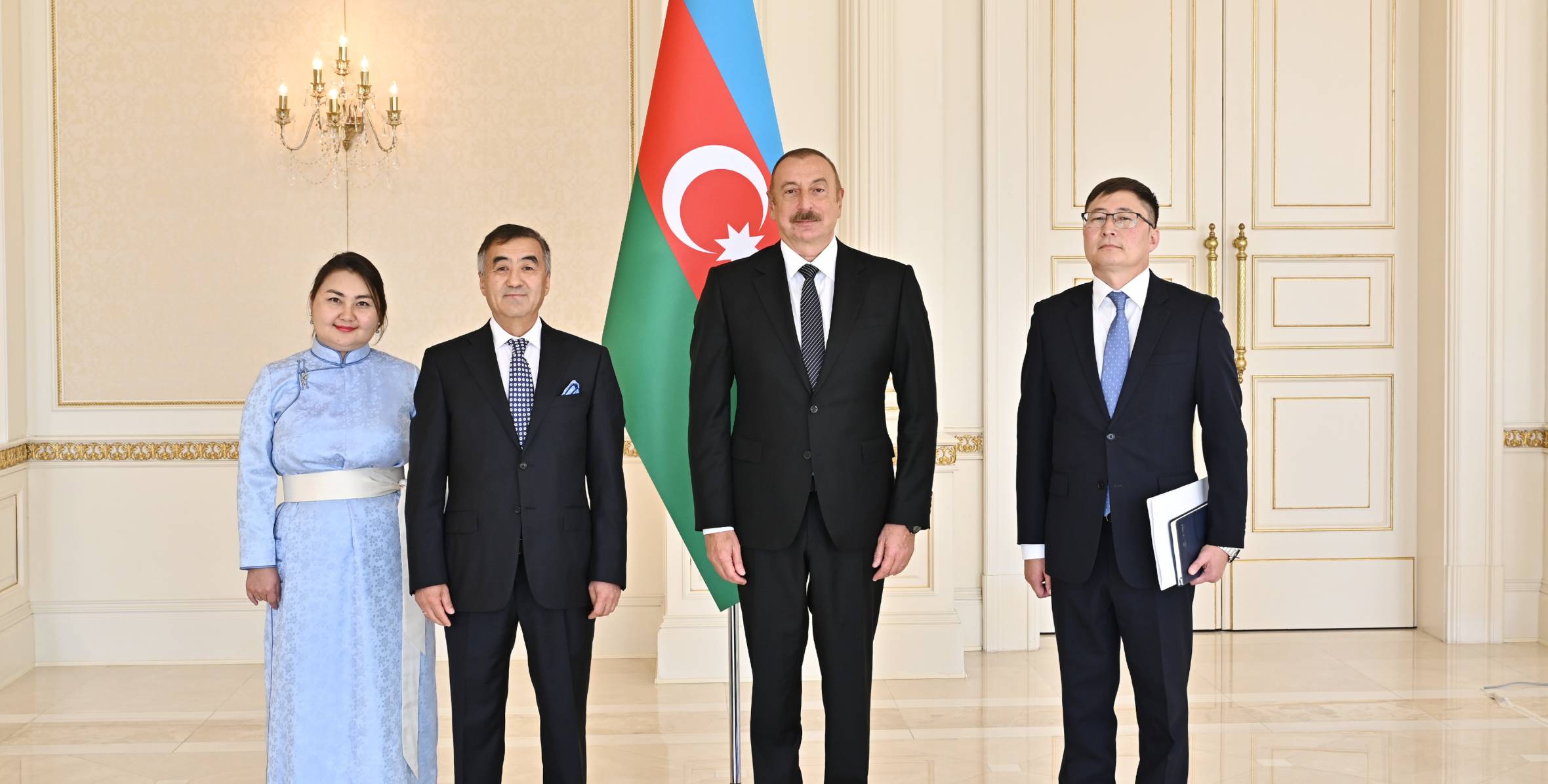 Ilham Aliyev received credentials of incoming ambassador of Mongolia
