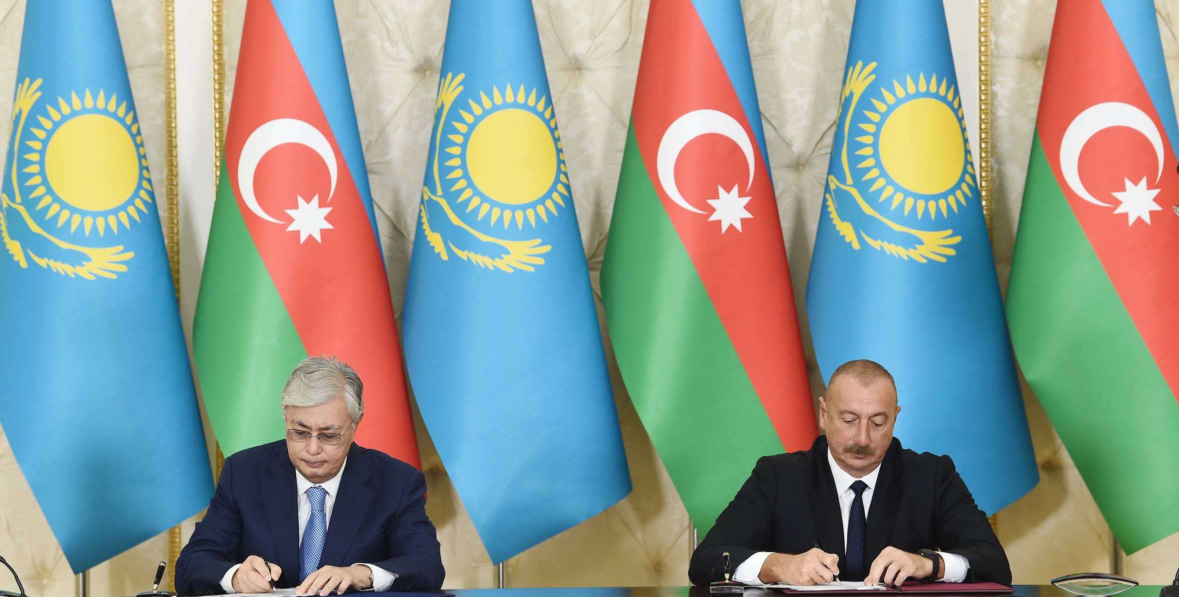 Azerbaijan, Kazakhstan signed documents