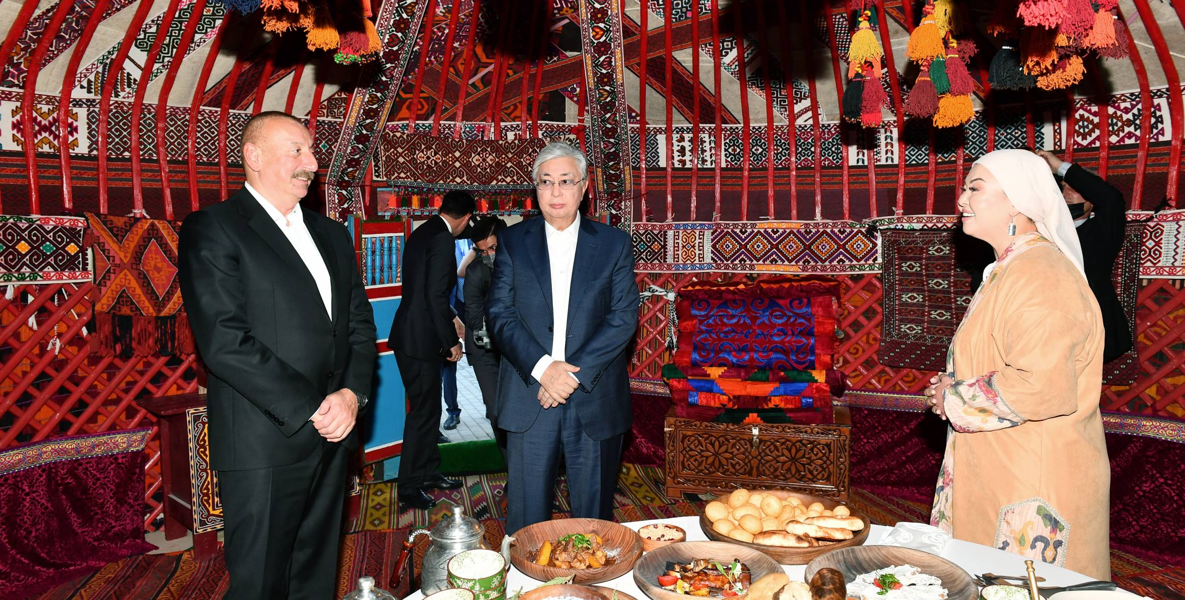 Presidents of Azerbaijan and Kazakhstan viewed “Kazakh yurt” installed at Seaside National Park
