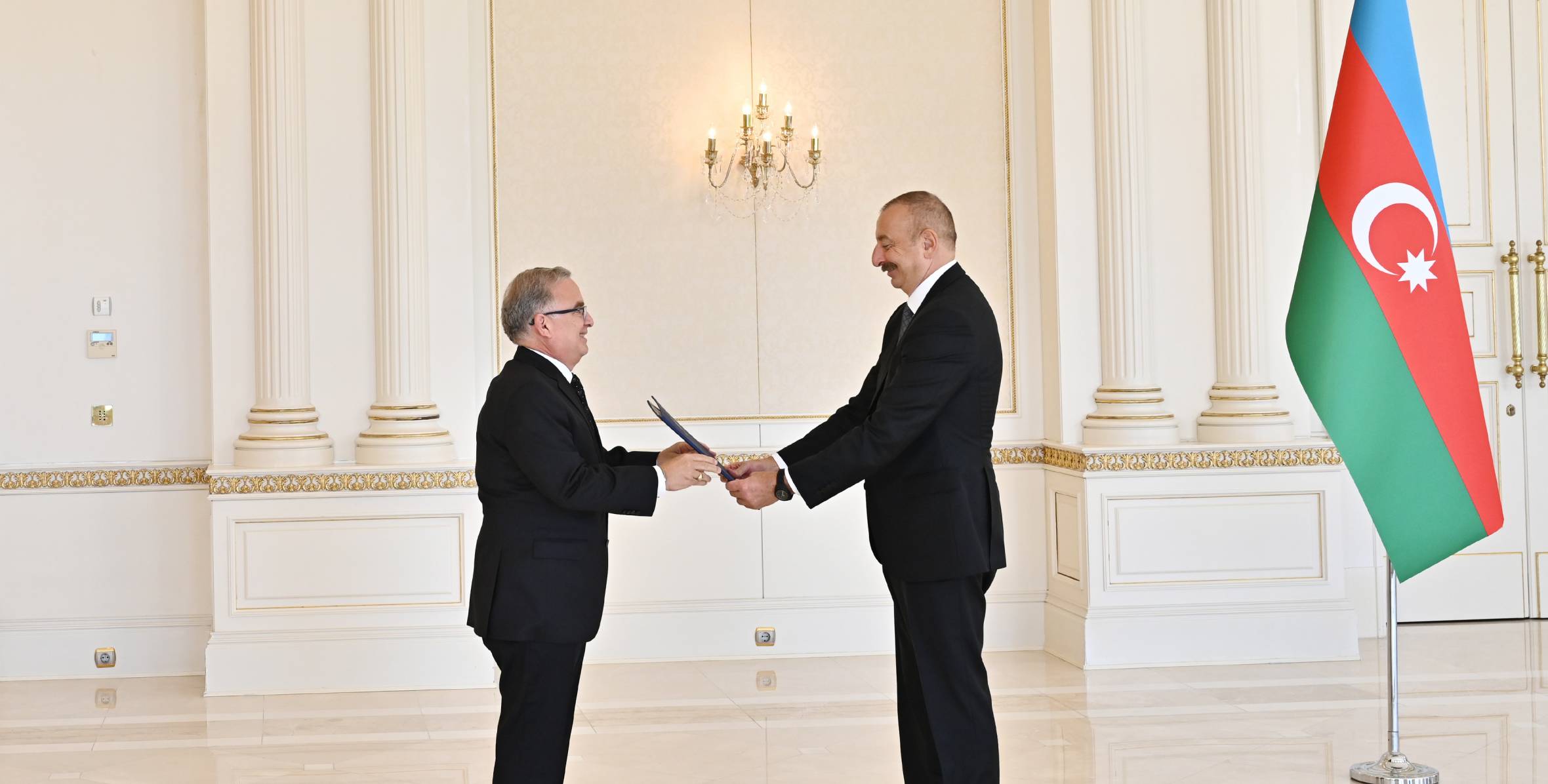 Ilham Aliyev received credentials of incoming ambassador of Dominican Republic
