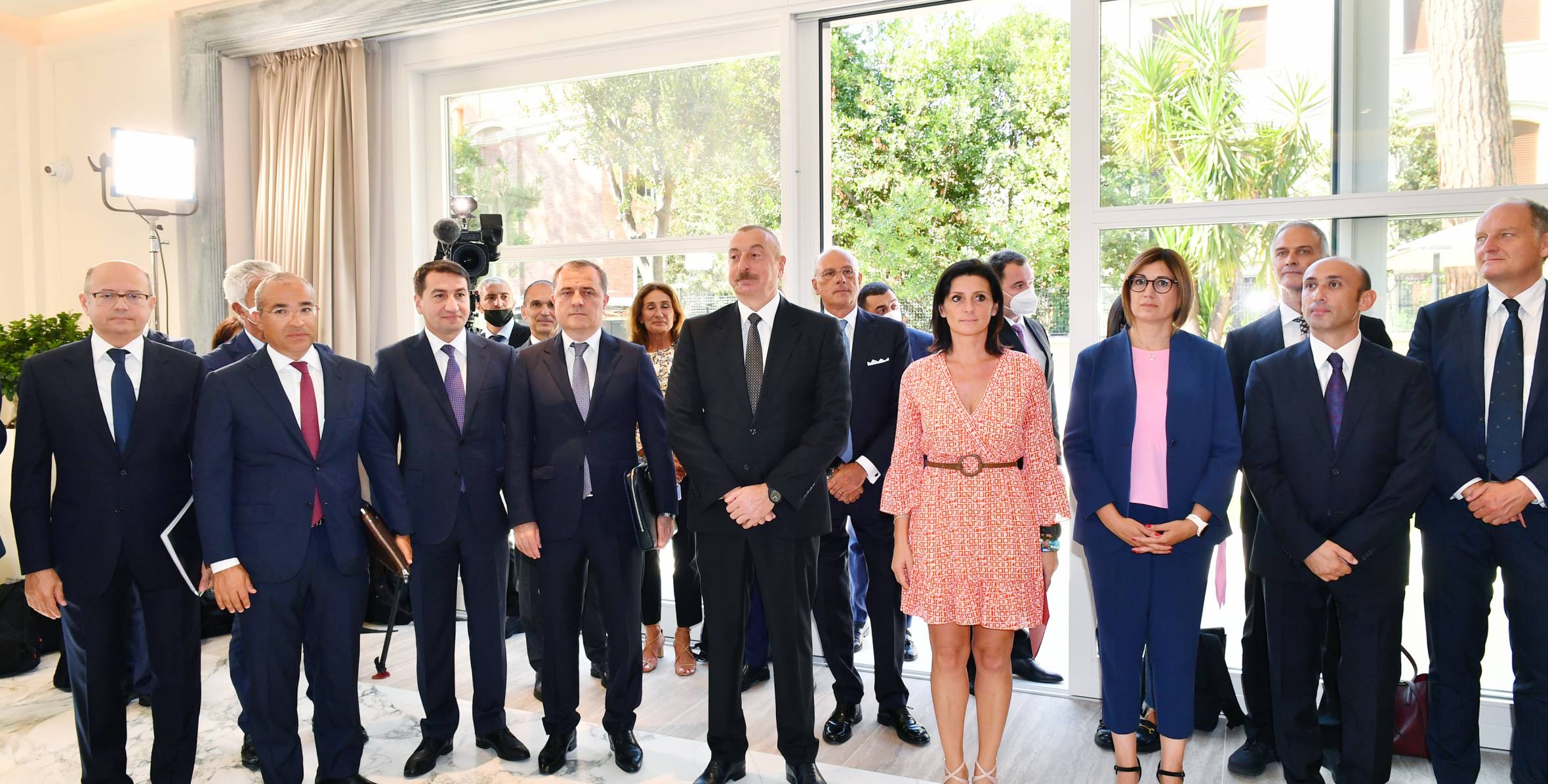 Ильхам Алиев принял участие в церемонии обмена документами, подписанными в связи с созданием Итальянско-азербайджанского университета
