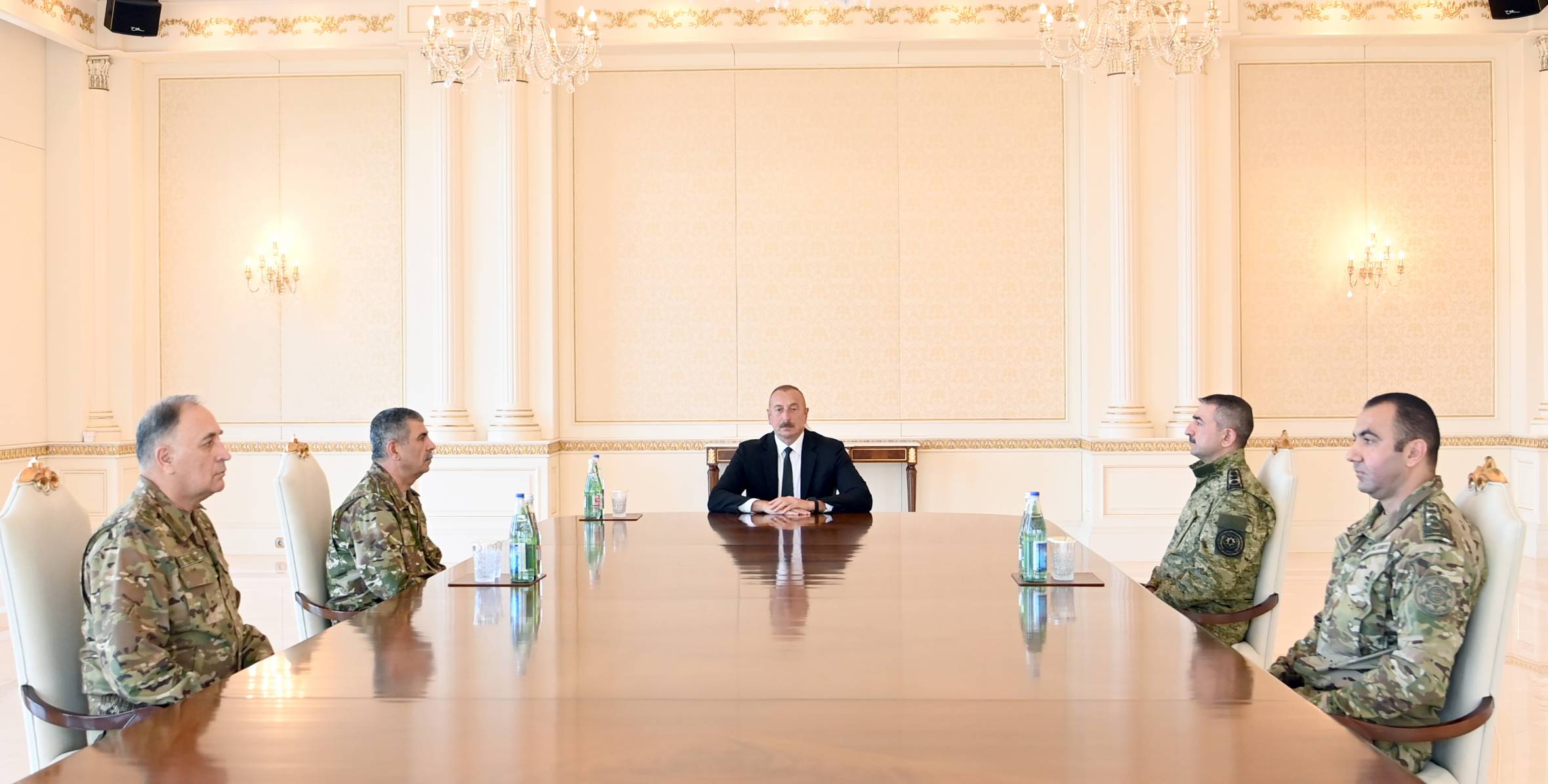 Ilham Aliyev held an operational meeting with the participation of the leadership of the Armed Forces