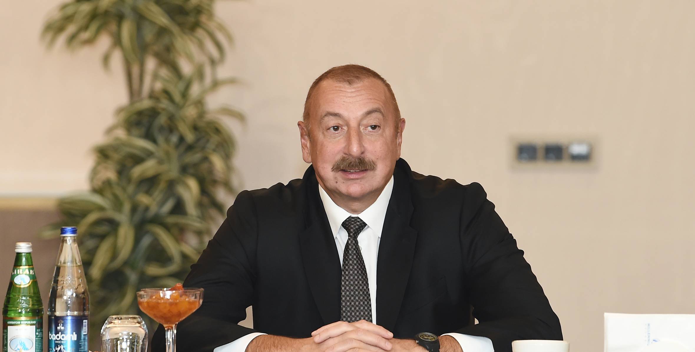 Ilham Aliyev met with representatives of leading business communities of Bulgaria in Sofia