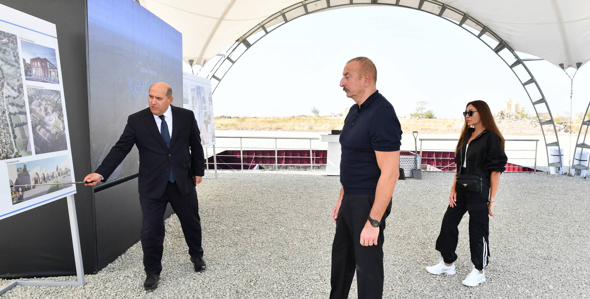 Ильхам Алиев заложил фундамент агдамского села Кенгерли
