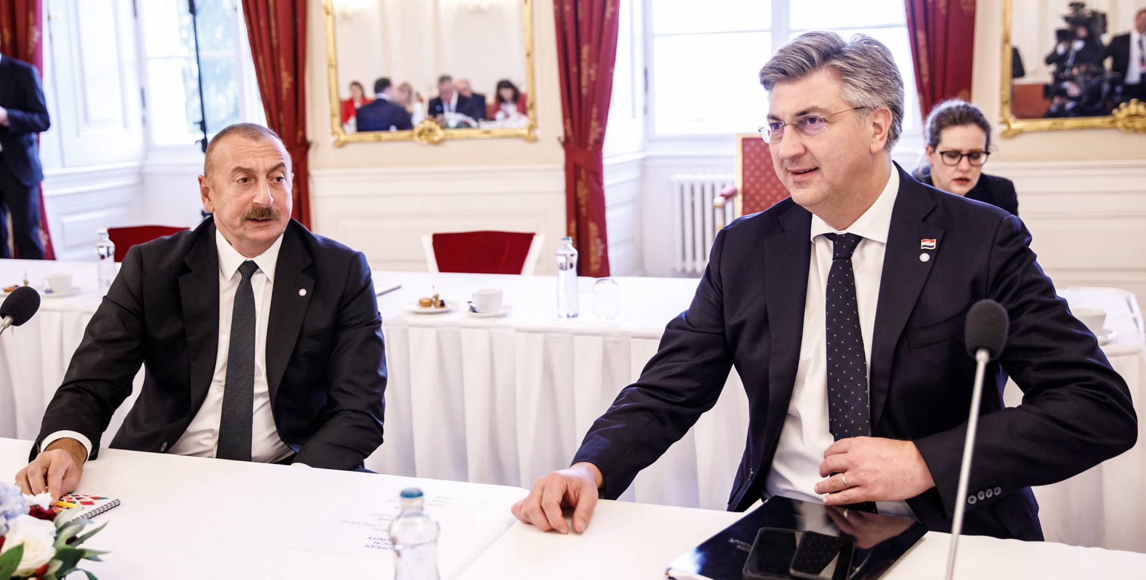 Ilham Aliyev took part in roundtable discussions on “Peace and Security on European continent” in Prague