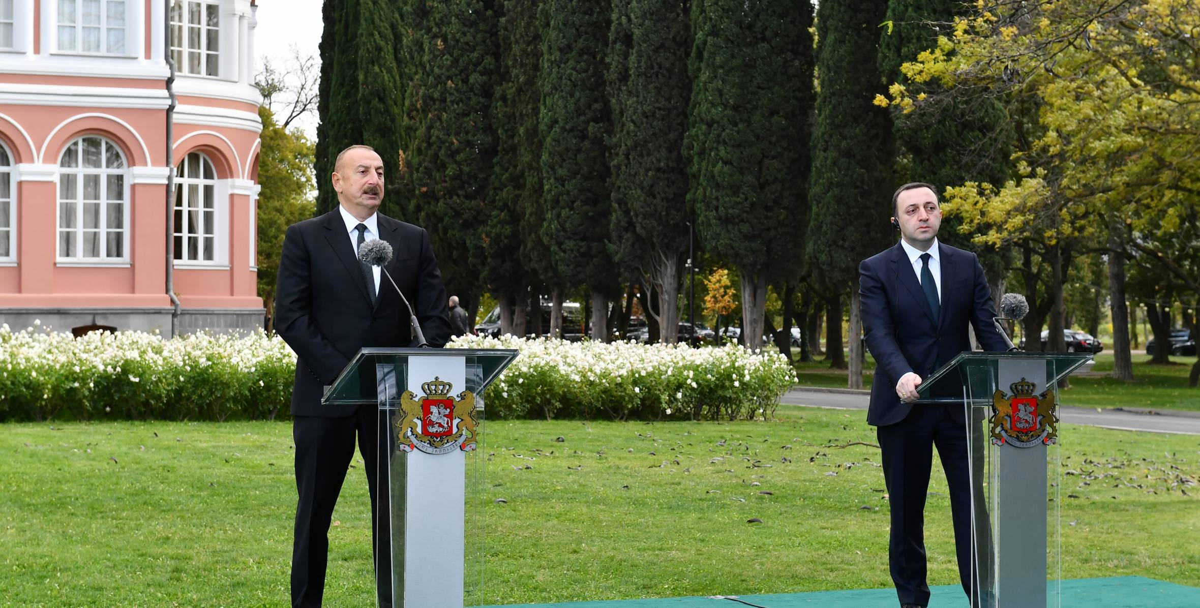 Президент Азербайджана и премьер-министр Грузии выступили с заявлениями для печати 