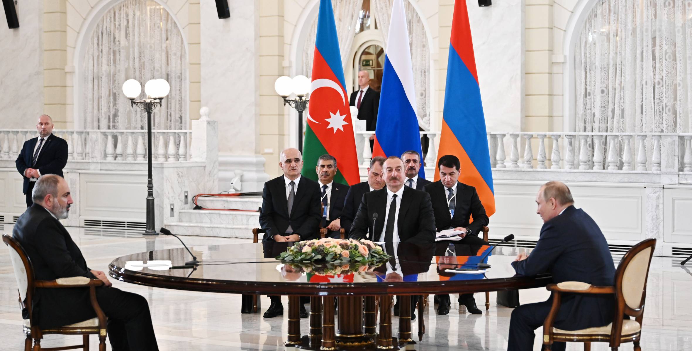 В Сочи состоялась встреча Президента Азербайджана с Президентом России и премьер-министром Армении