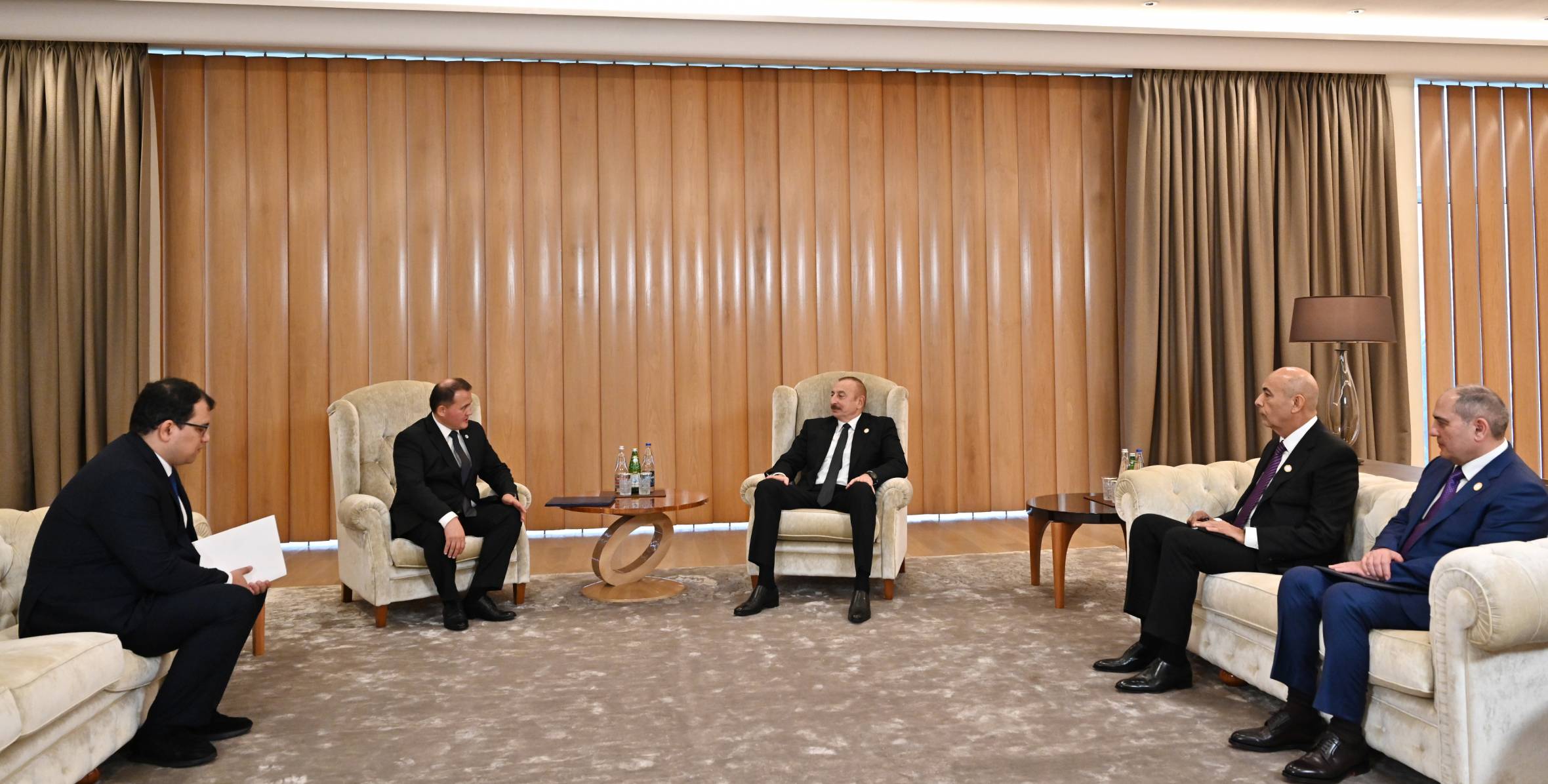 Ильхам Алиев принял председателя Исполнительного комитета Либерально-демократической партии Узбекистана