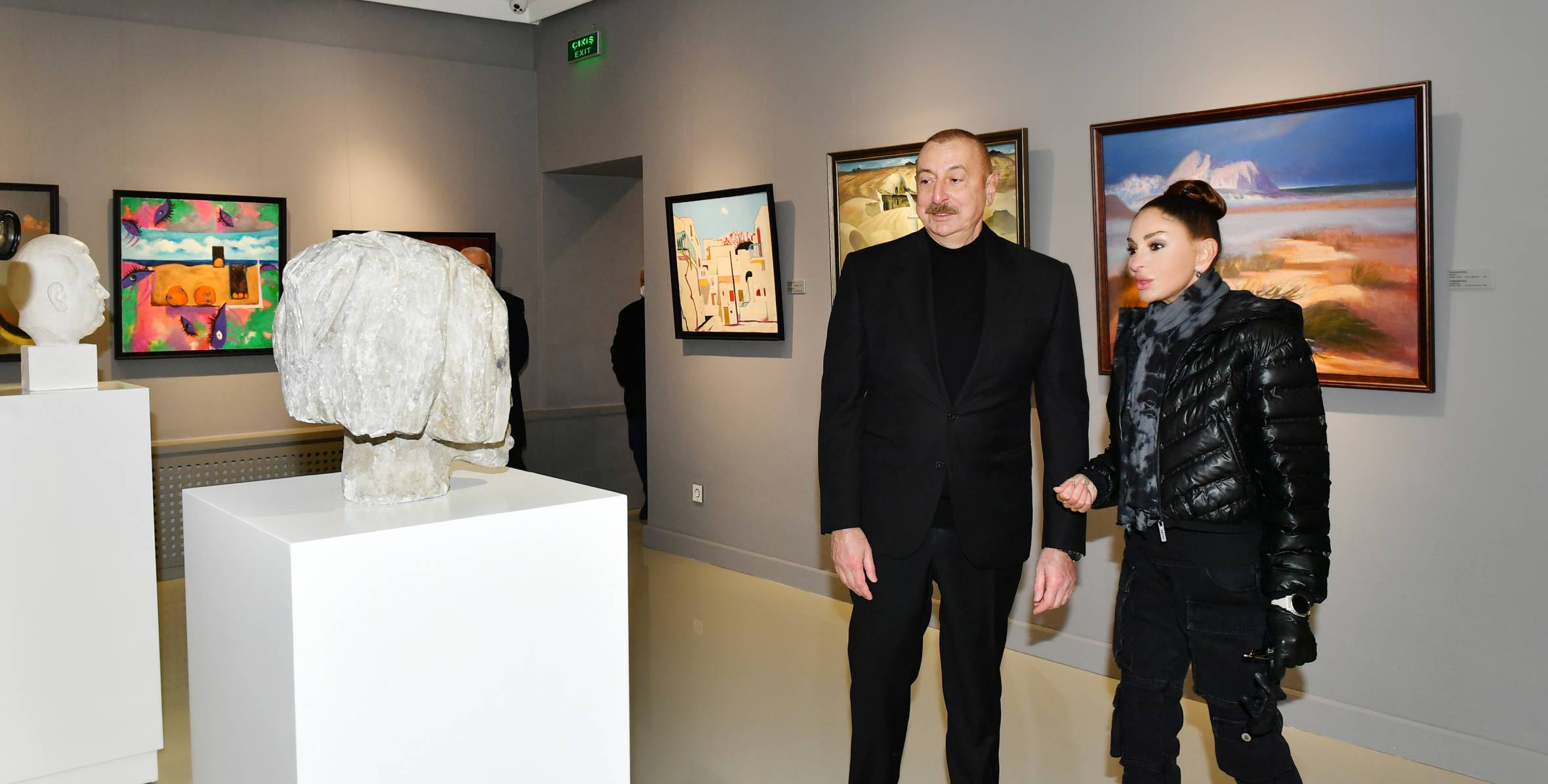 Ильхам Алиев и первая леди Мехрибан Алиева ознакомились с ремонтно-реставрационными работами, проводимыми на территории Национального историко-архитектурного заповедника «Юхары Баш»