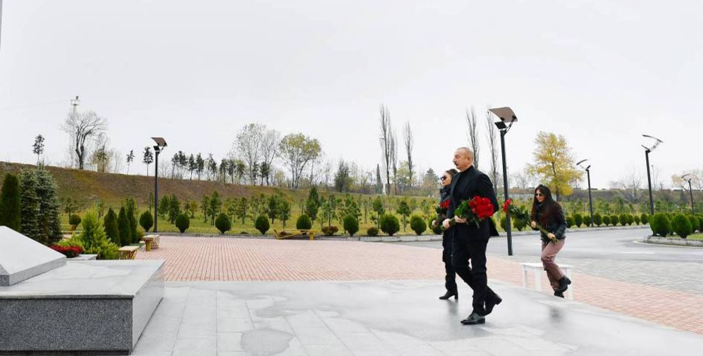 Ильхам Алиев и первая леди Мехрибан Алиева совершили поездку в Шекинский район