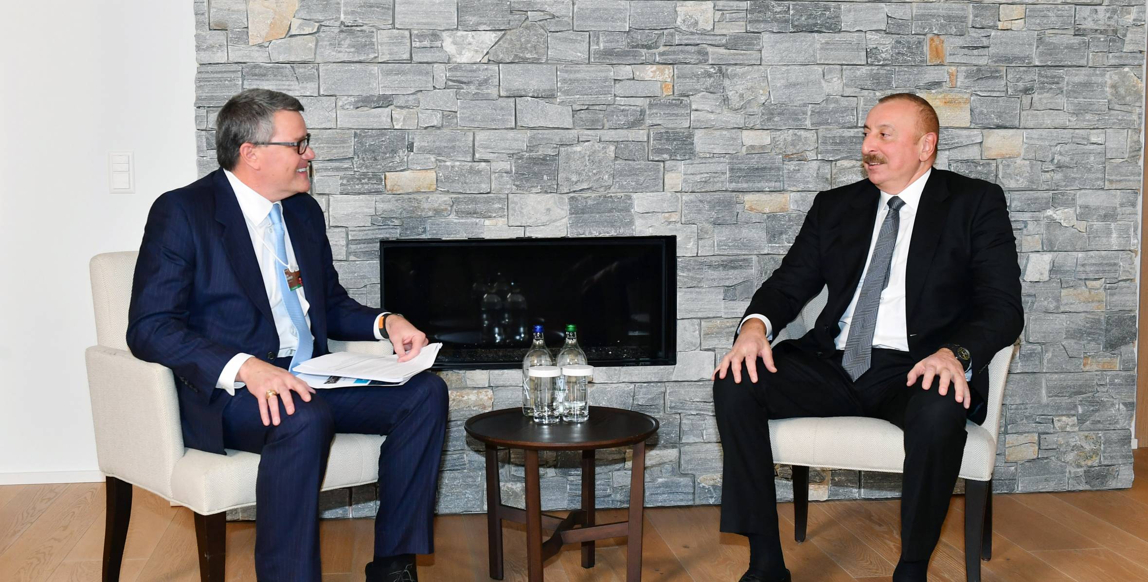 İlham Əliyevin Davosda “CISCO” şirkətinin qlobal innovasiyalar üzrə vitse-prezidenti ilə görüşü olub
