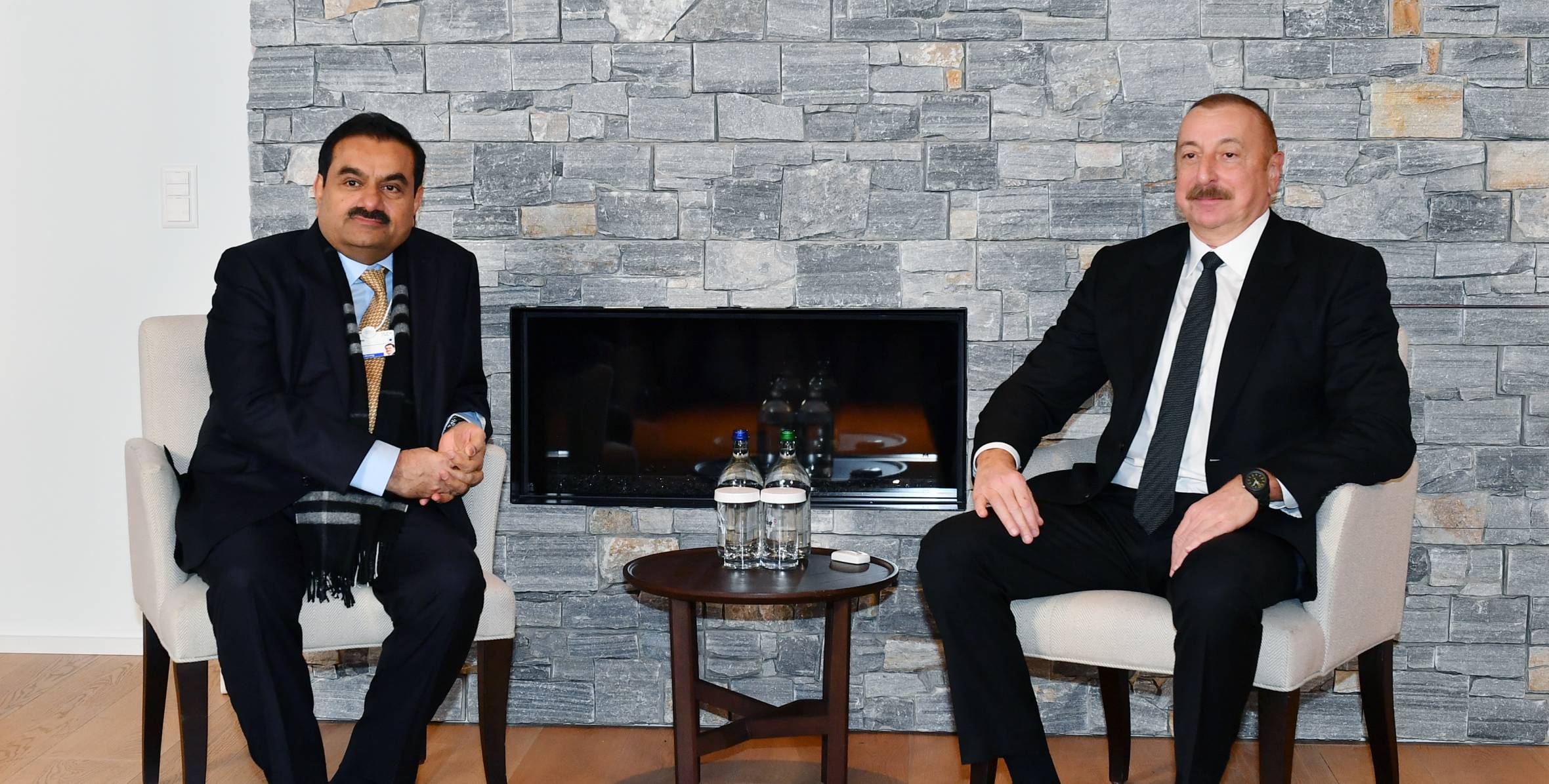 В Давосе состоялась встреча Президента Ильхама Алиева с основателем и председателем компании Adani Group