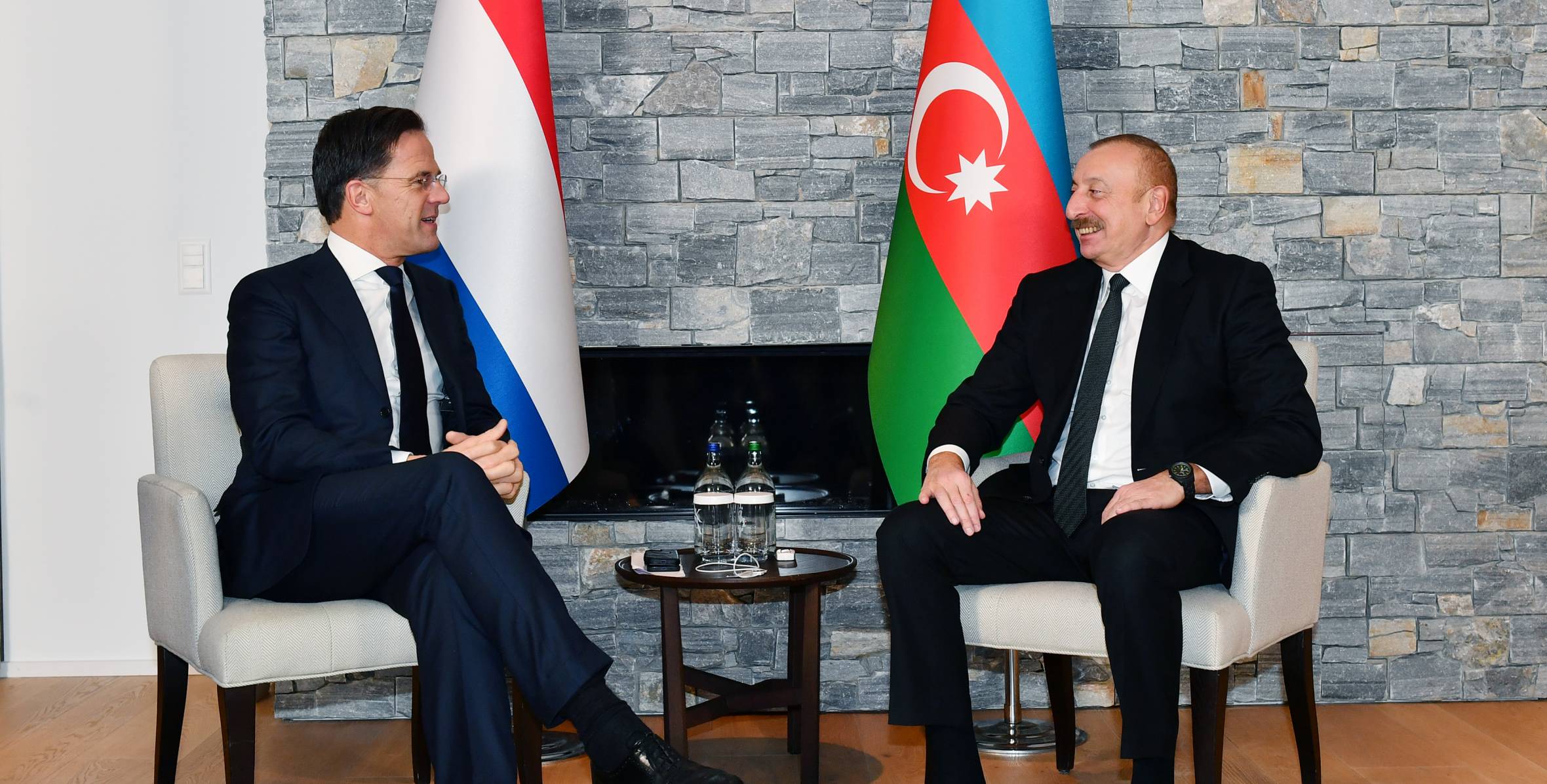 Ильхам Алиев встретился в Давосе с премьер-министром Королевства Нидерландов