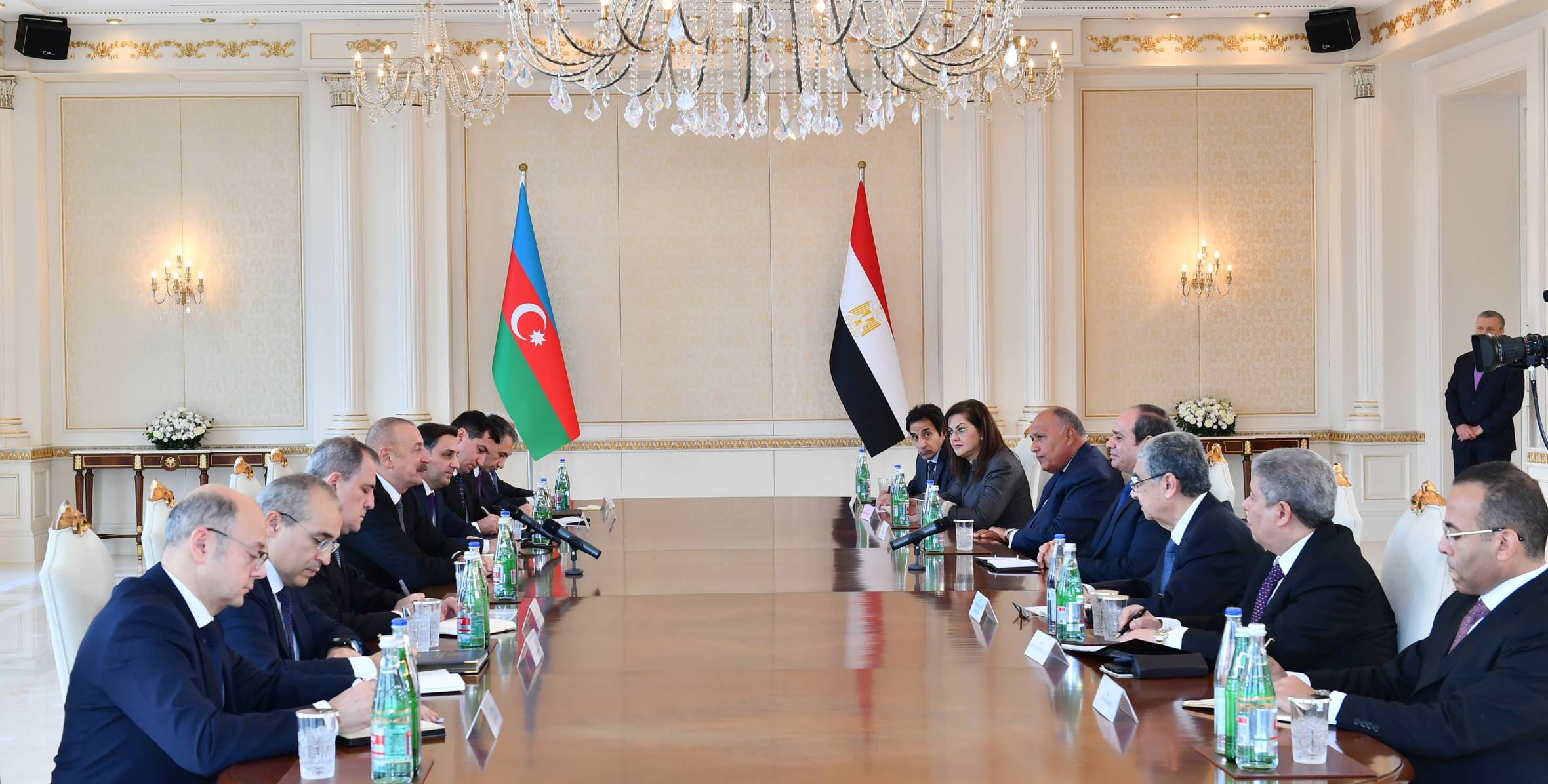 Состоялась встреча президентов Азербайджана и Египта в расширенном составе
