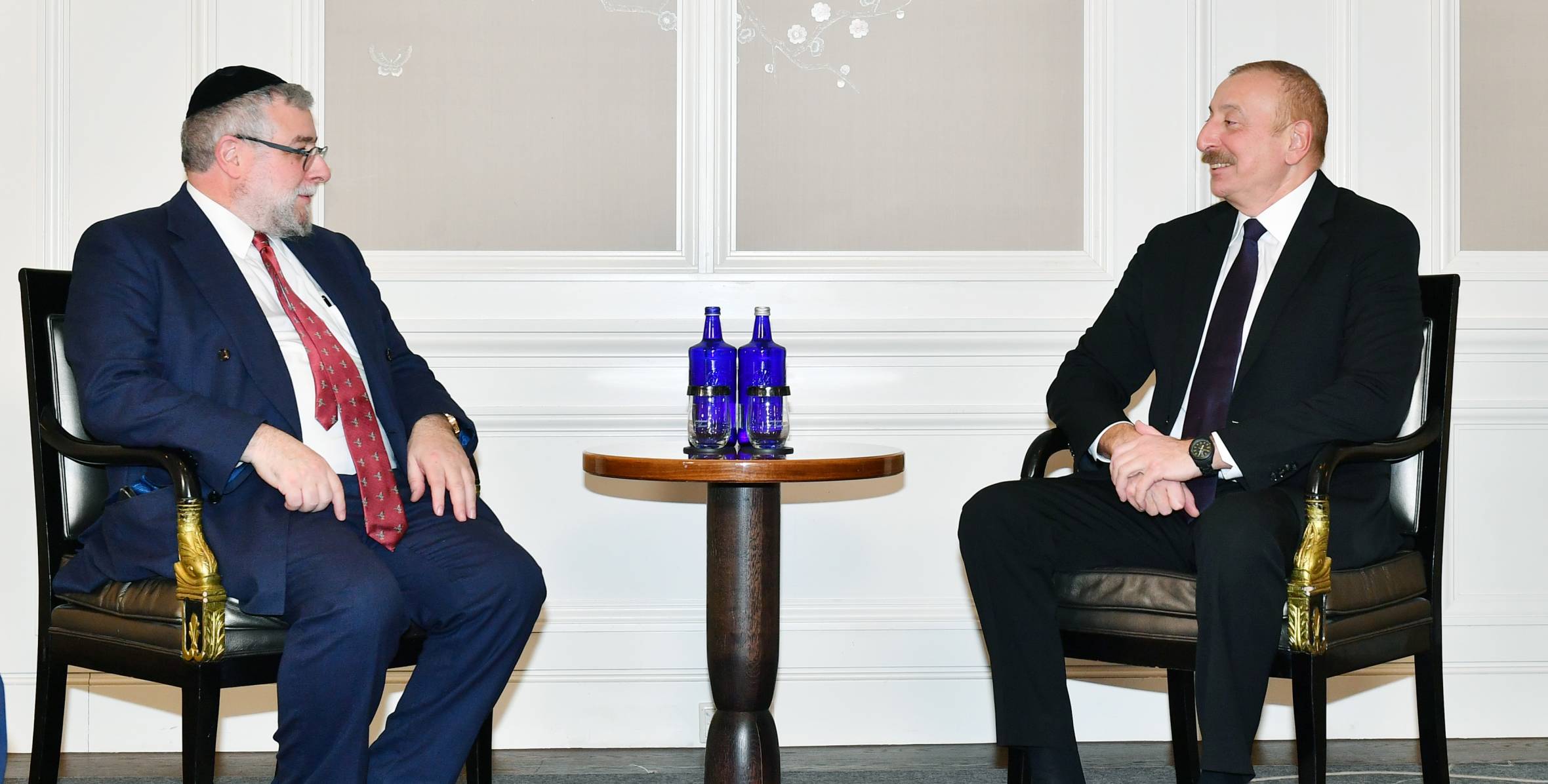 Ильхам Алиев встретился в Мюнхене с президентом Конференции европейских раввинов