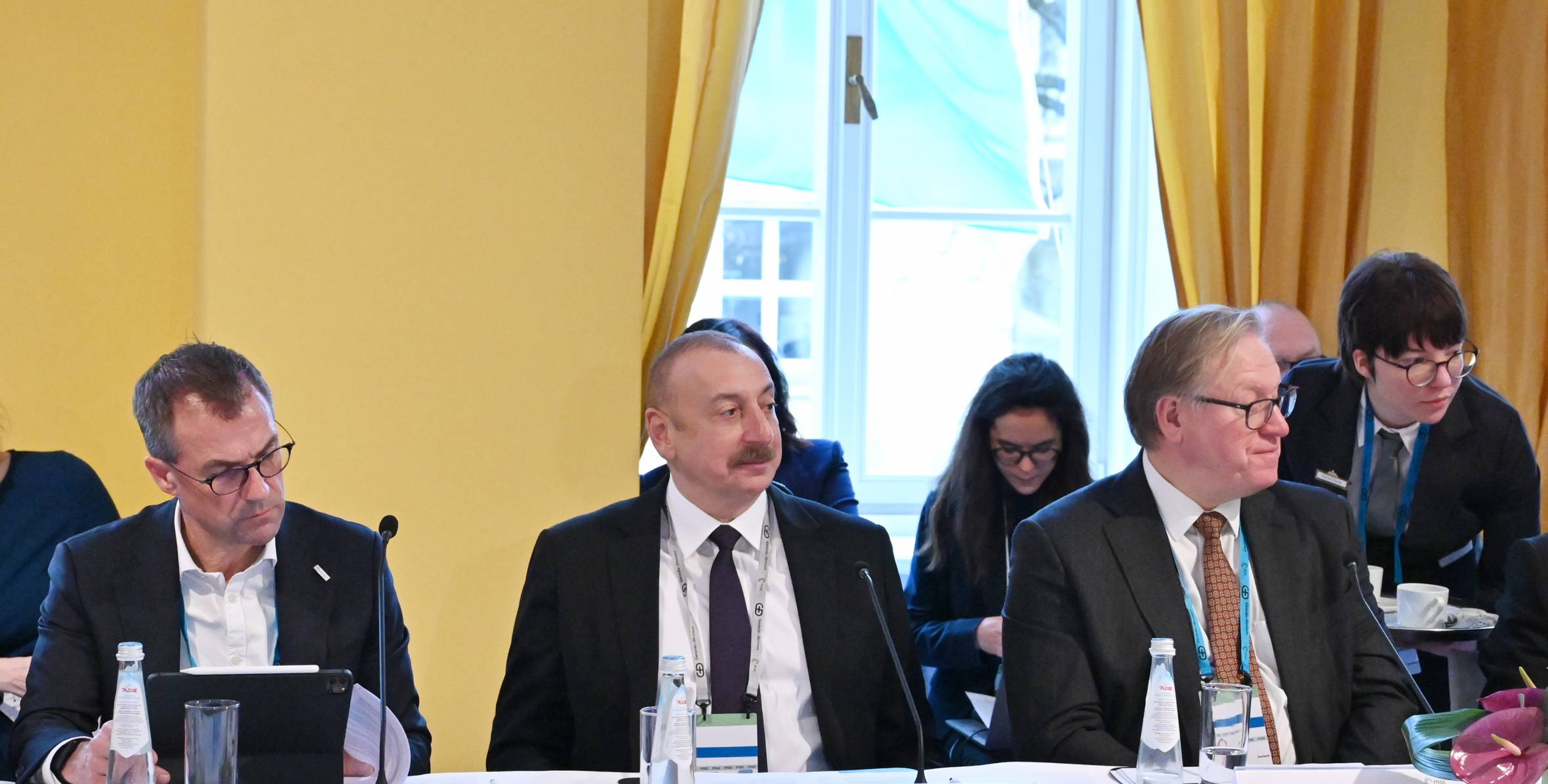 Ильхам Алиев в рамках Мюнхенской конференции по безопасности принял участие в круглом столе, посвященном энергетической безопасности