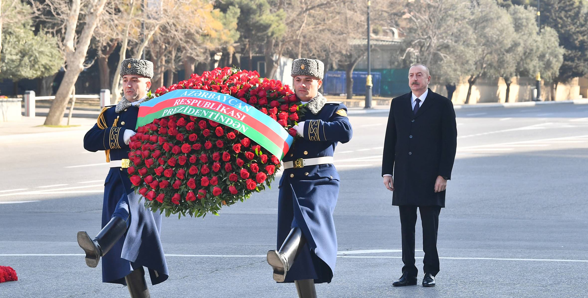 Ильхам Алиев посетил памятник Ходжалинскому геноциду
