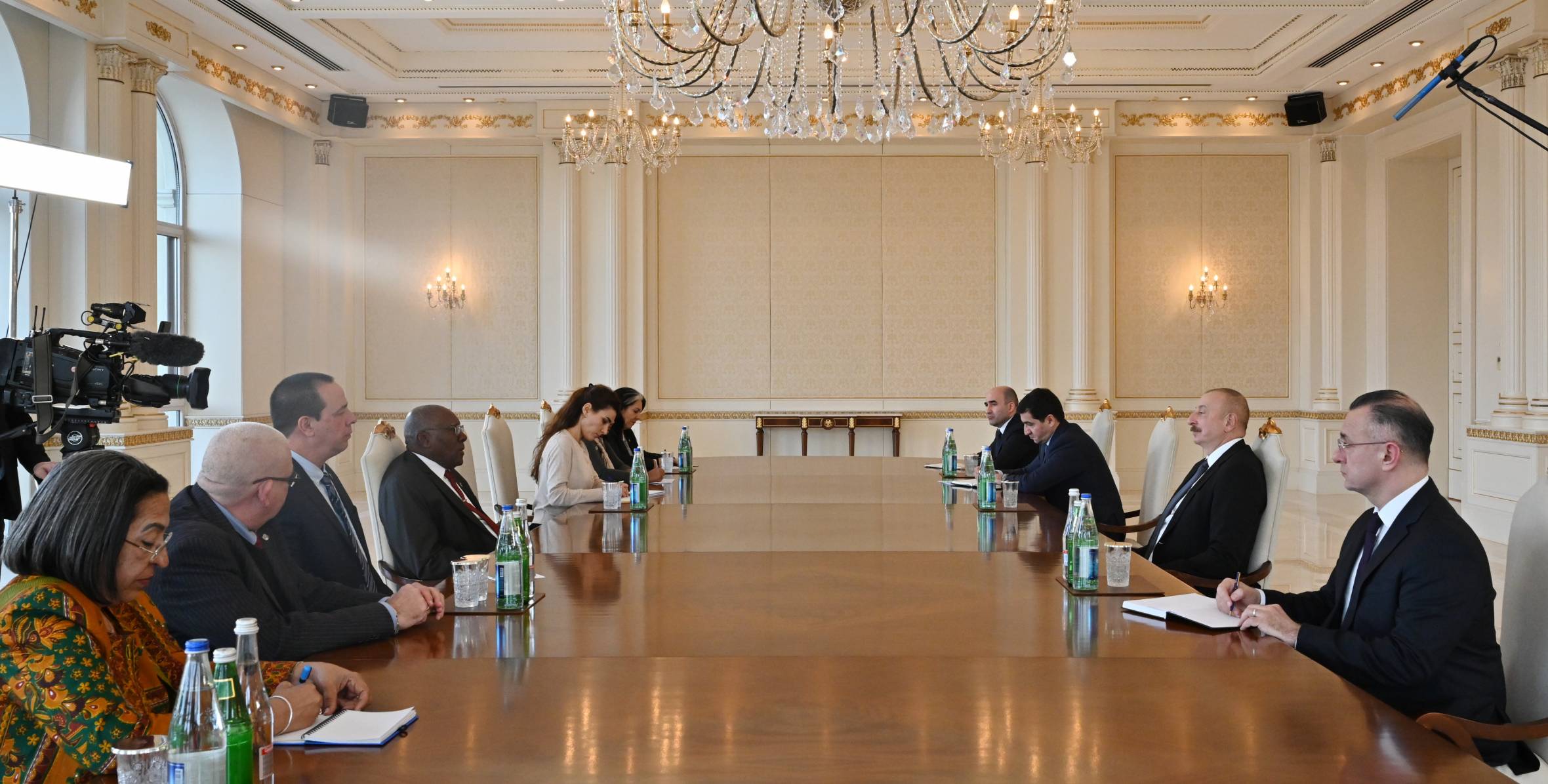 Ilham Aliyev received delegation led by Vice-President of Cuba