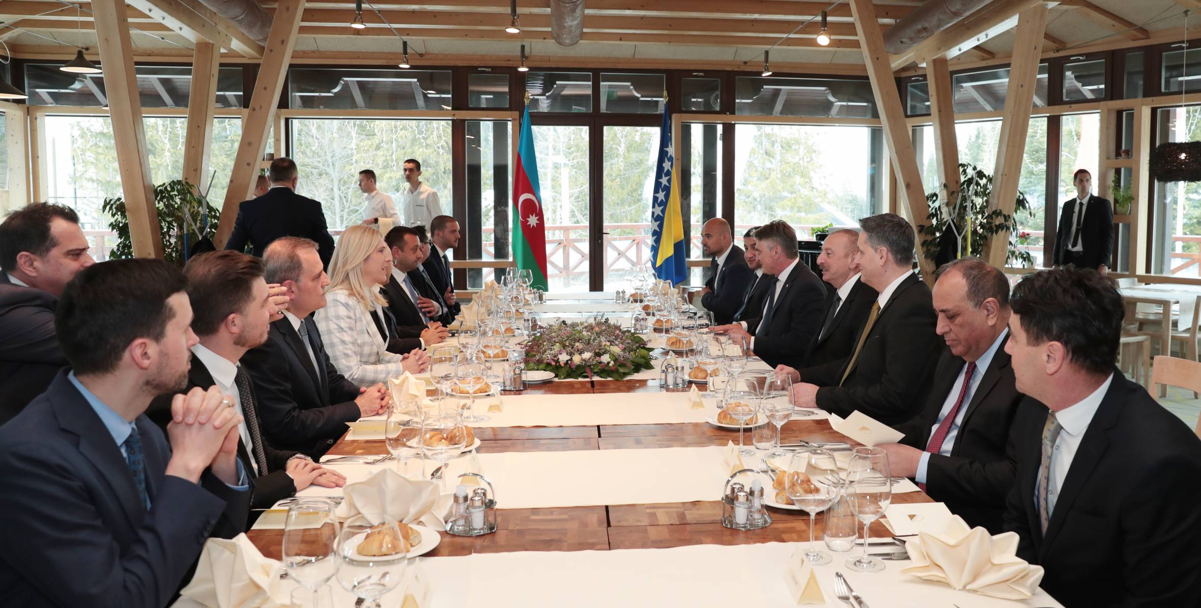 Official dinner was hosted on behalf of members of Presidency of Bosnia and Herzegovina in honor of Ilham Aliyev in Sarajevo