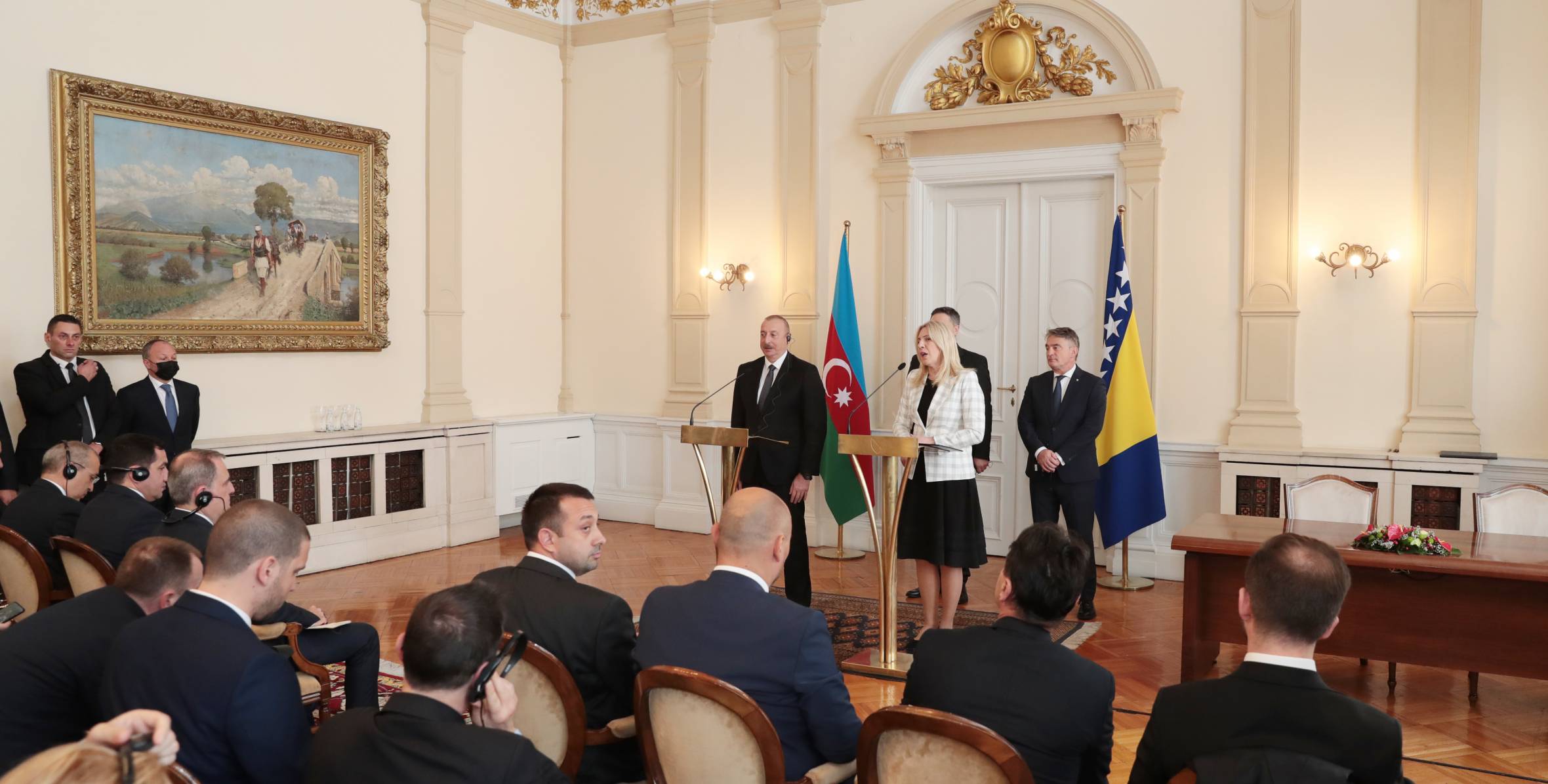 Ильхам Алиев и Председатель Президиума Боснии и Герцеговины Желка Цвиянович выступили с заявлениями для прессы