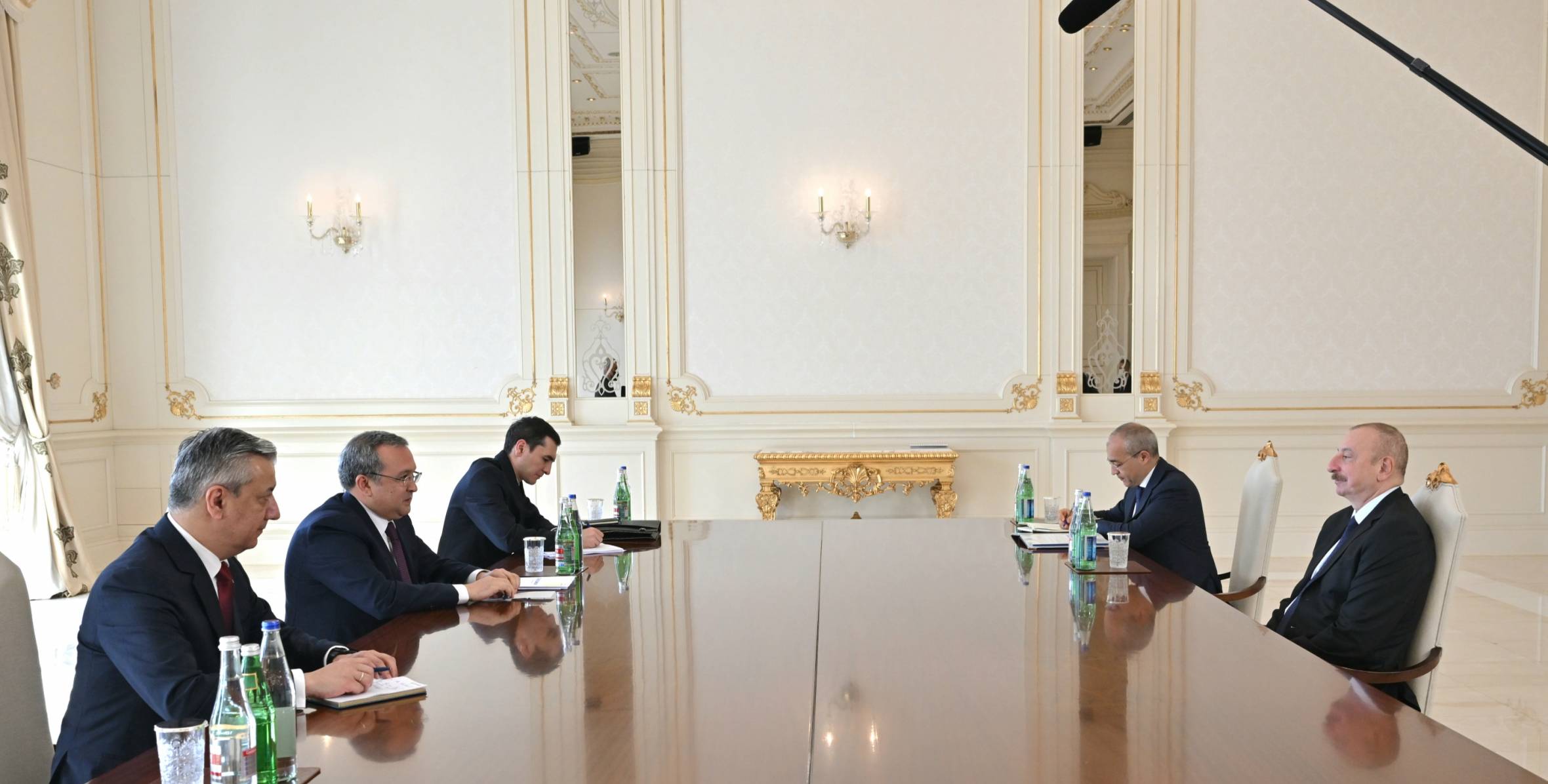 Ilham Aliyev received Chairman of Board of “Uzavtosanoat” JSC of Uzbekistan
