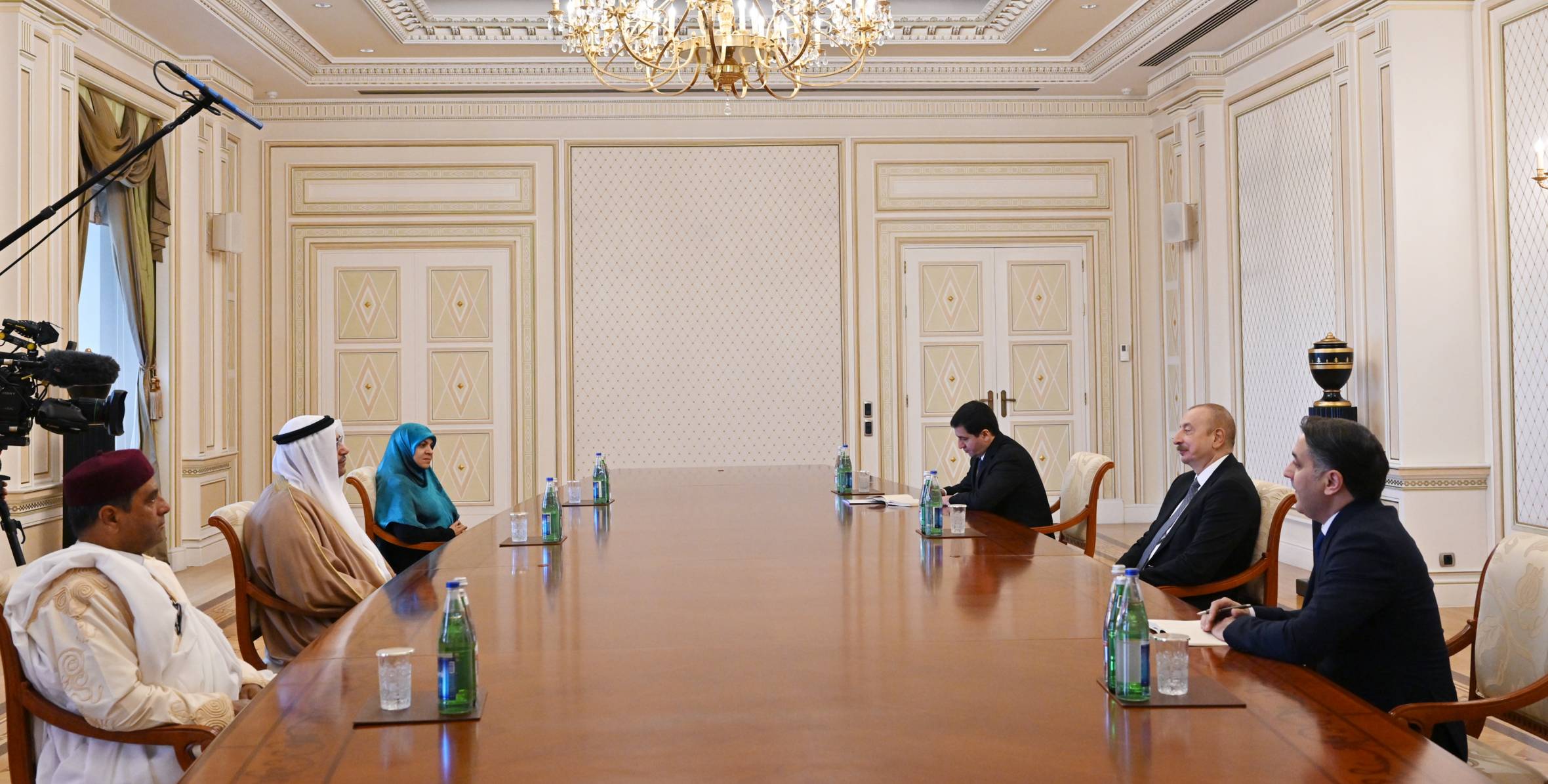 Ильхам Алиев принял президента Арабского парламента